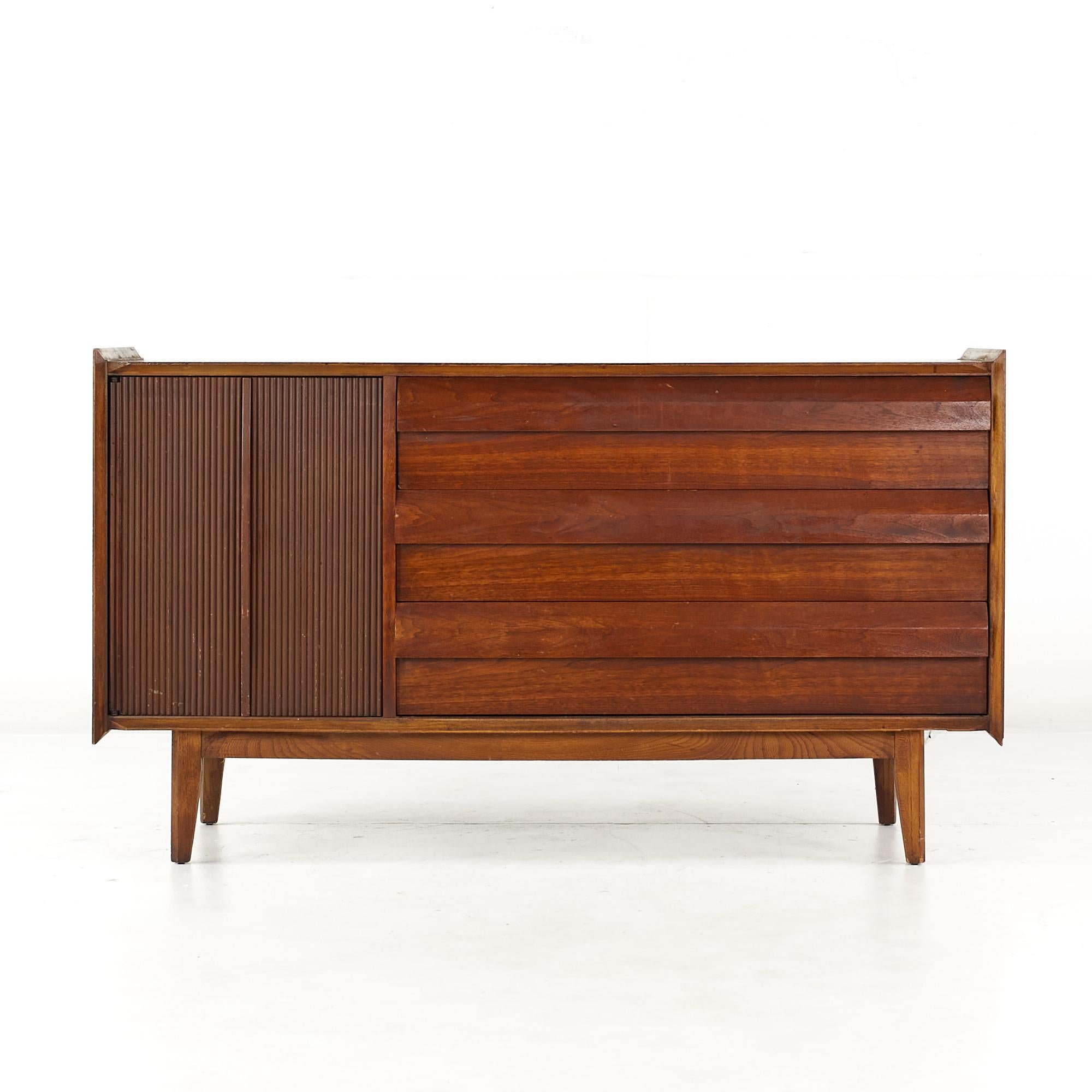 Lane First Edition Mid Century Walnut Buffet and Hutch For Sale 2