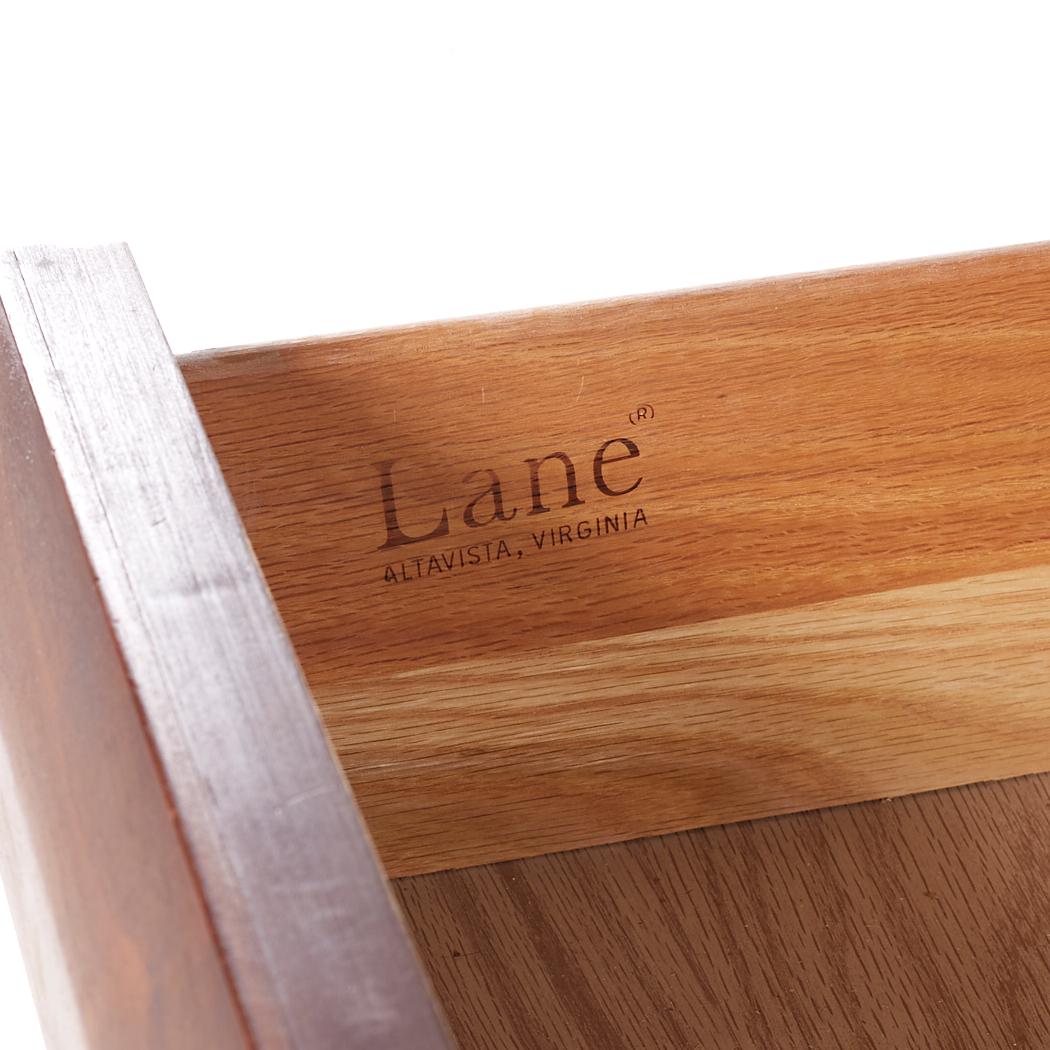 Lane's First Edition - Comò Highboy in legno di noce della metà del secolo scorso in vendita 3