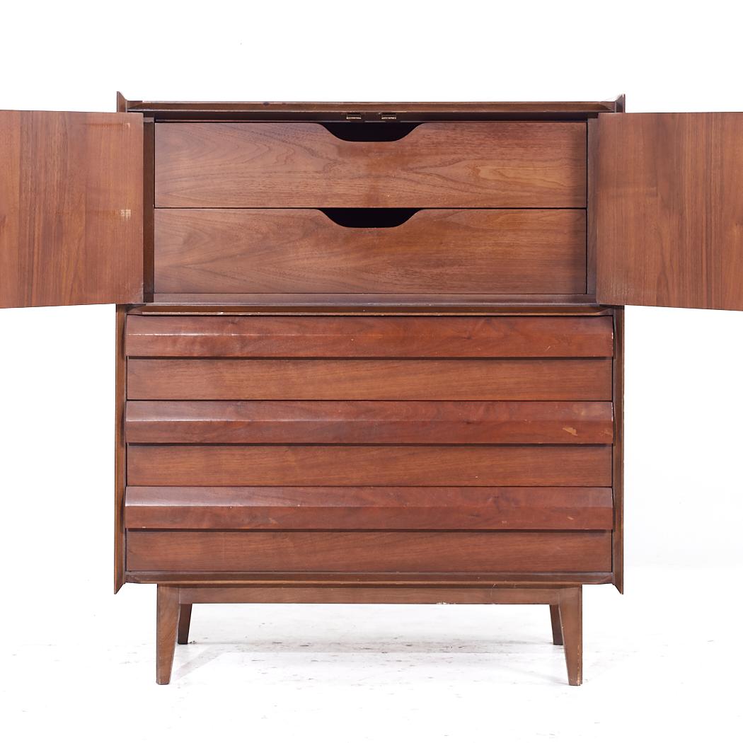 Fine XX secolo Lane's First Edition - Comò Highboy in legno di noce della metà del secolo scorso in vendita