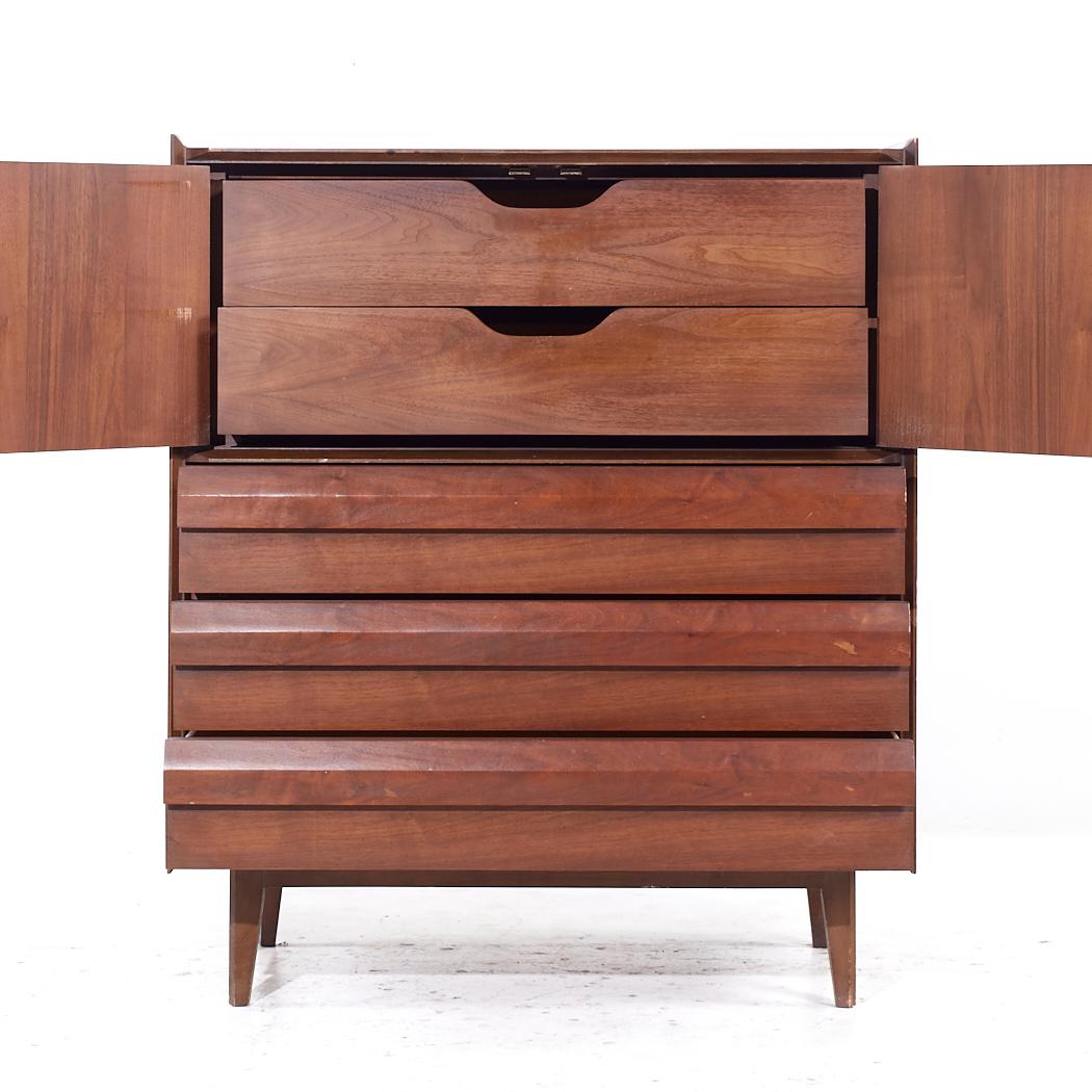 Lane's First Edition - Comò Highboy in legno di noce della metà del secolo scorso in vendita 1