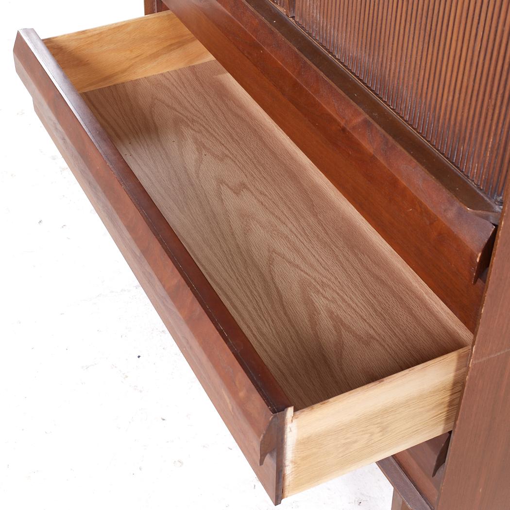 Lane's First Edition - Comò Highboy in legno di noce della metà del secolo scorso in vendita 2