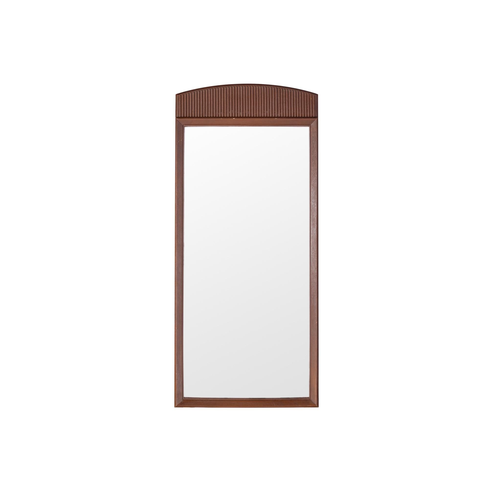 Lane First Edition Mid-Century Walnut Mirror, a Pair In Good Condition For Sale In Countryside, IL