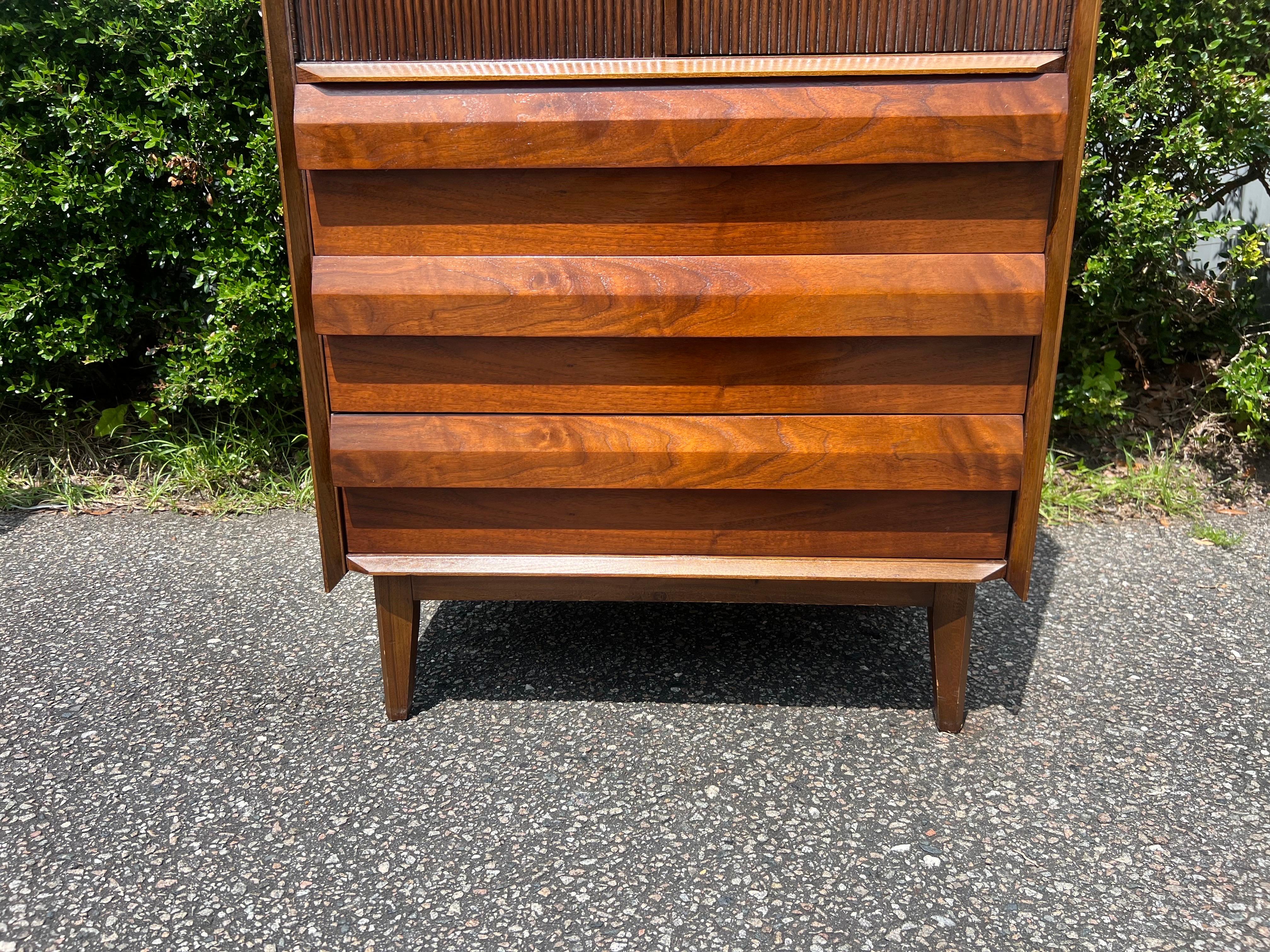 Lane First Edition Tall Mid Century Modern Gentlemen’s Armoire Dresser C. 1960s 9