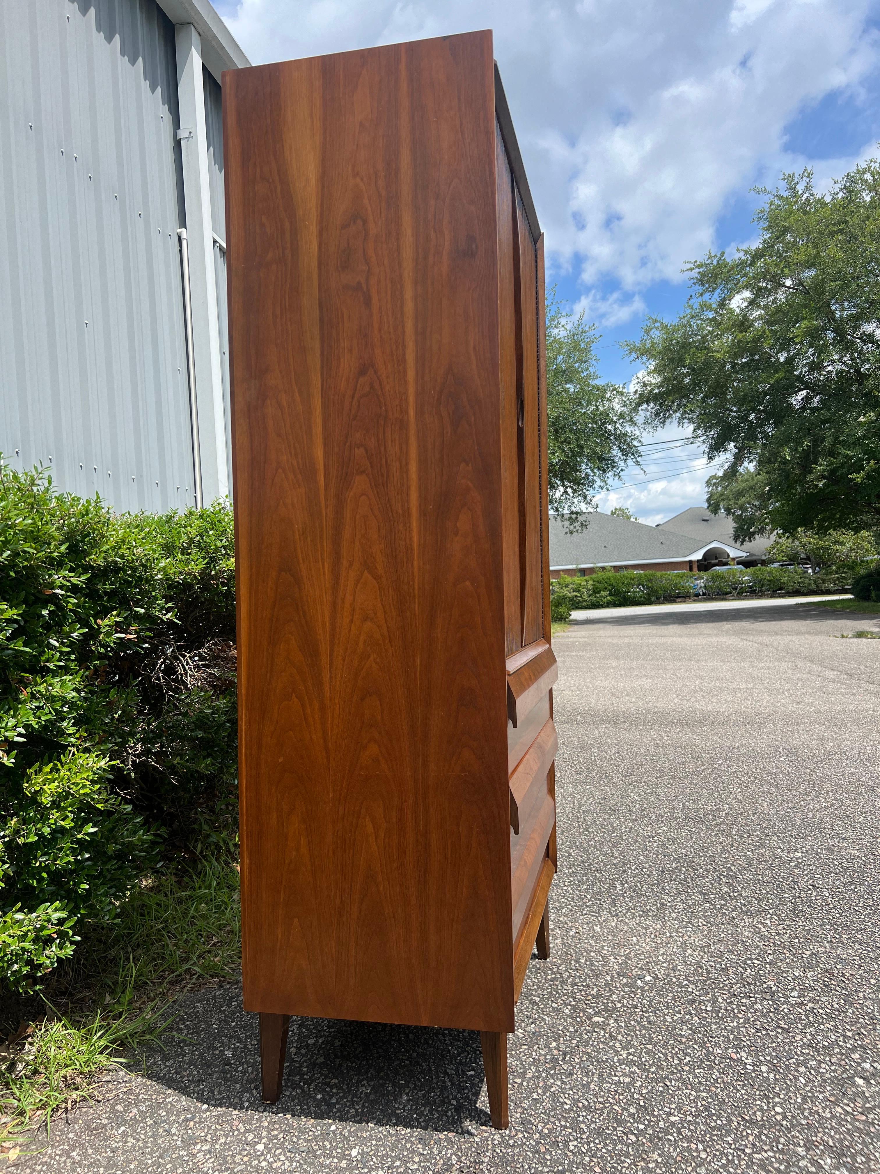 Lane First Edition Tall Mid Century Modern Gentlemen’s Armoire Dresser C. 1960s In Good Condition In Charleston, SC