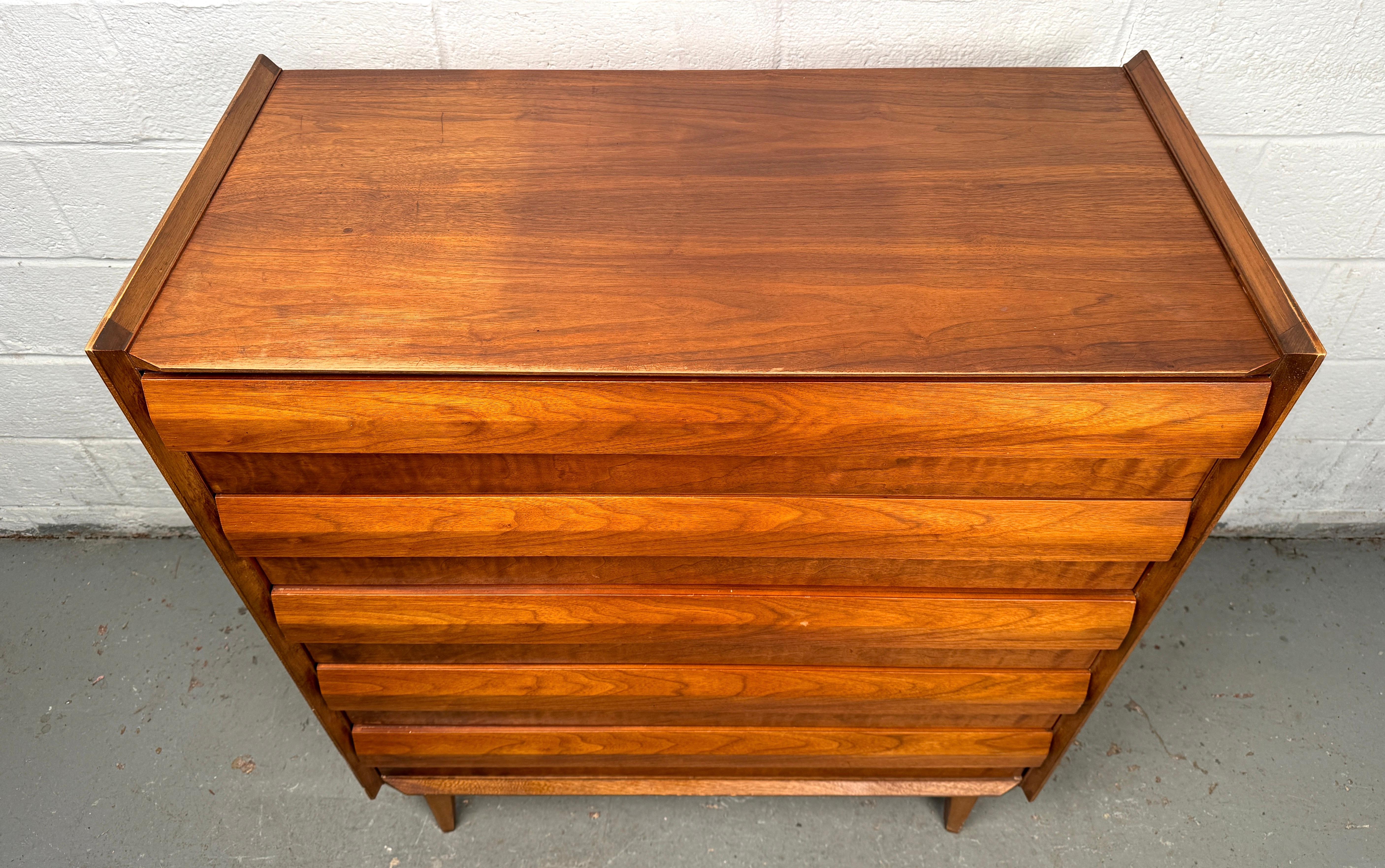 Comò Highboy in noce 