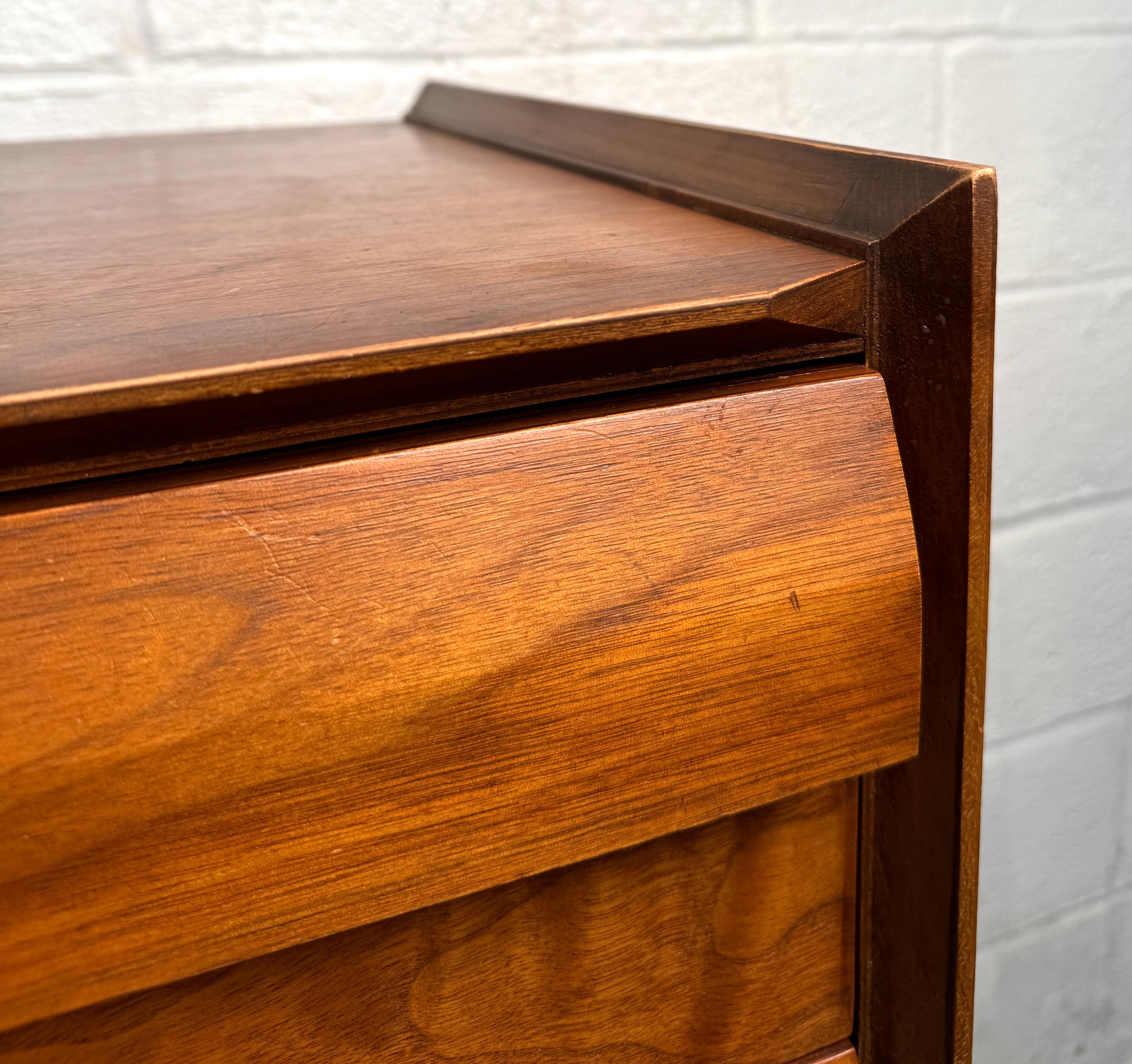 Comò Highboy in noce 