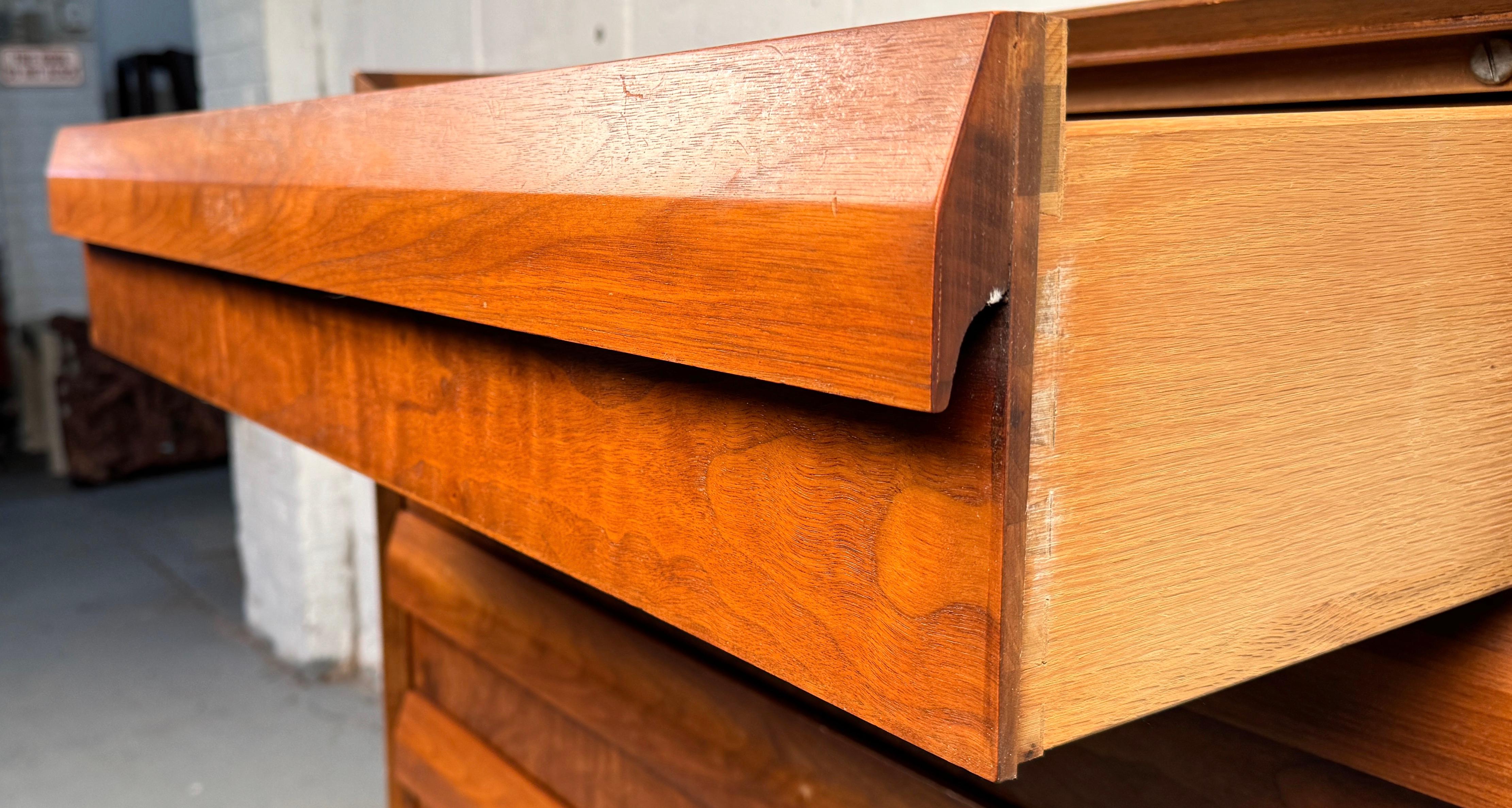 Comò Highboy in noce 