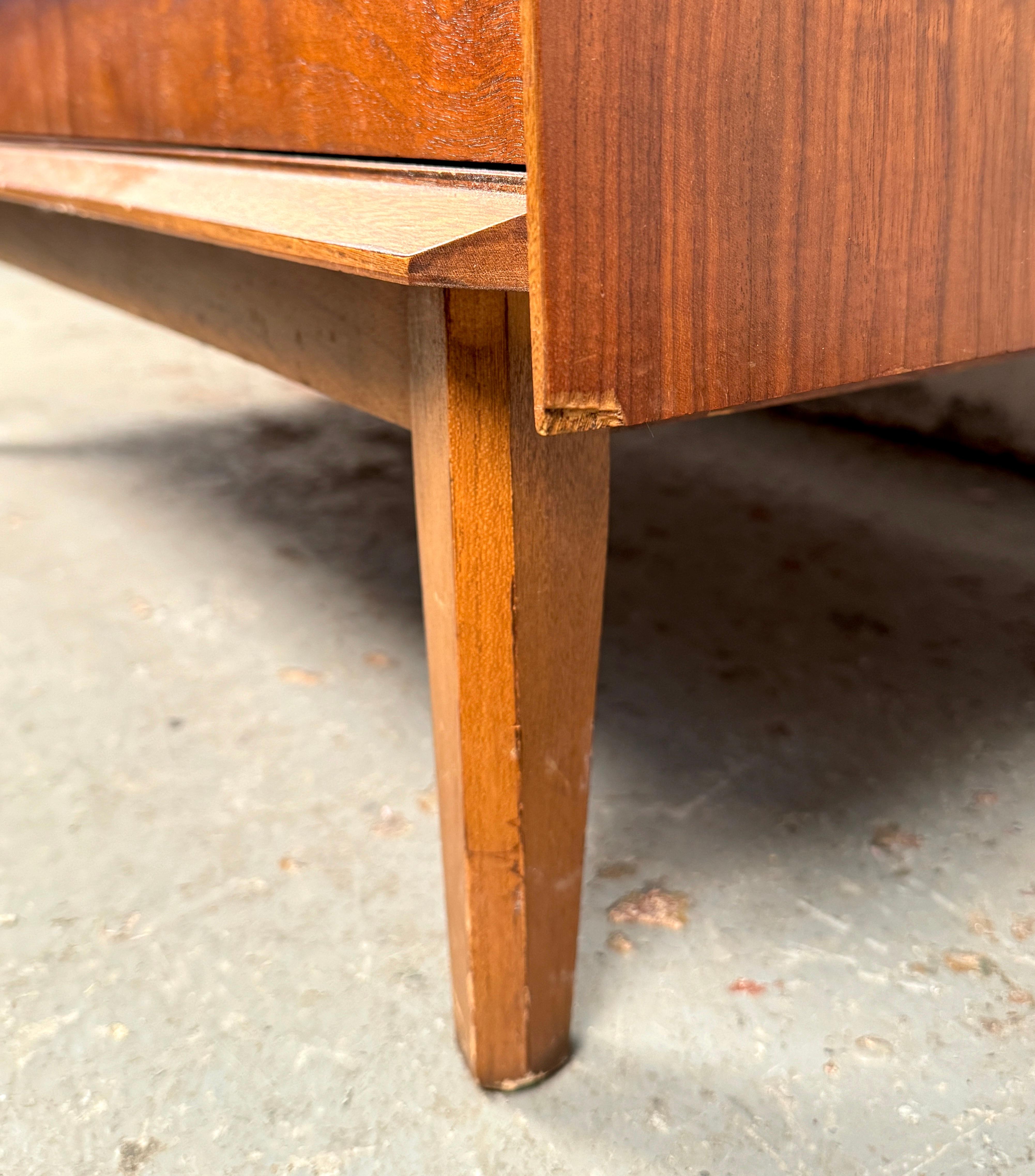 Comò Highboy in noce 