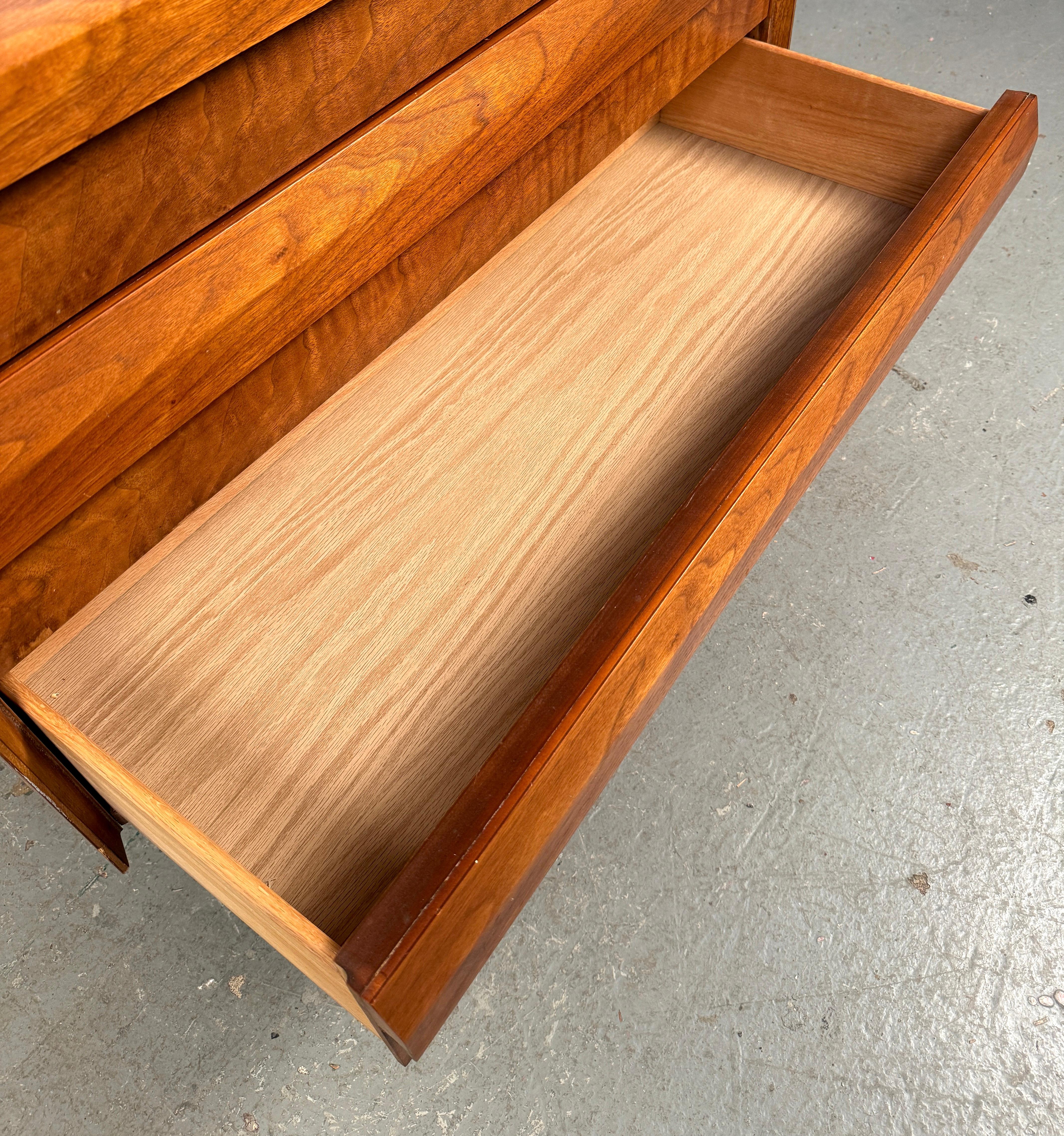 Comò Highboy in noce 