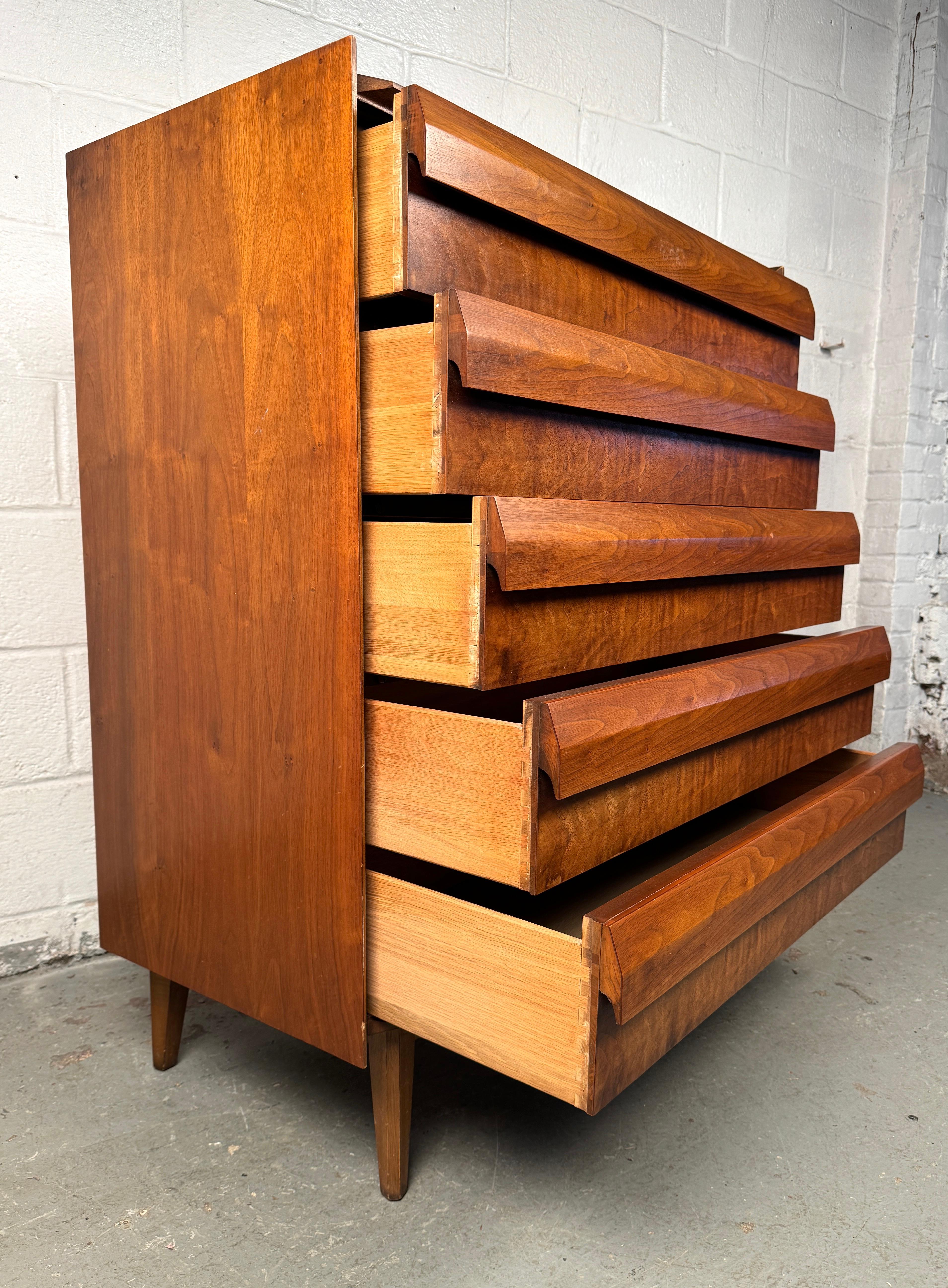 Noce Comò Highboy in noce 