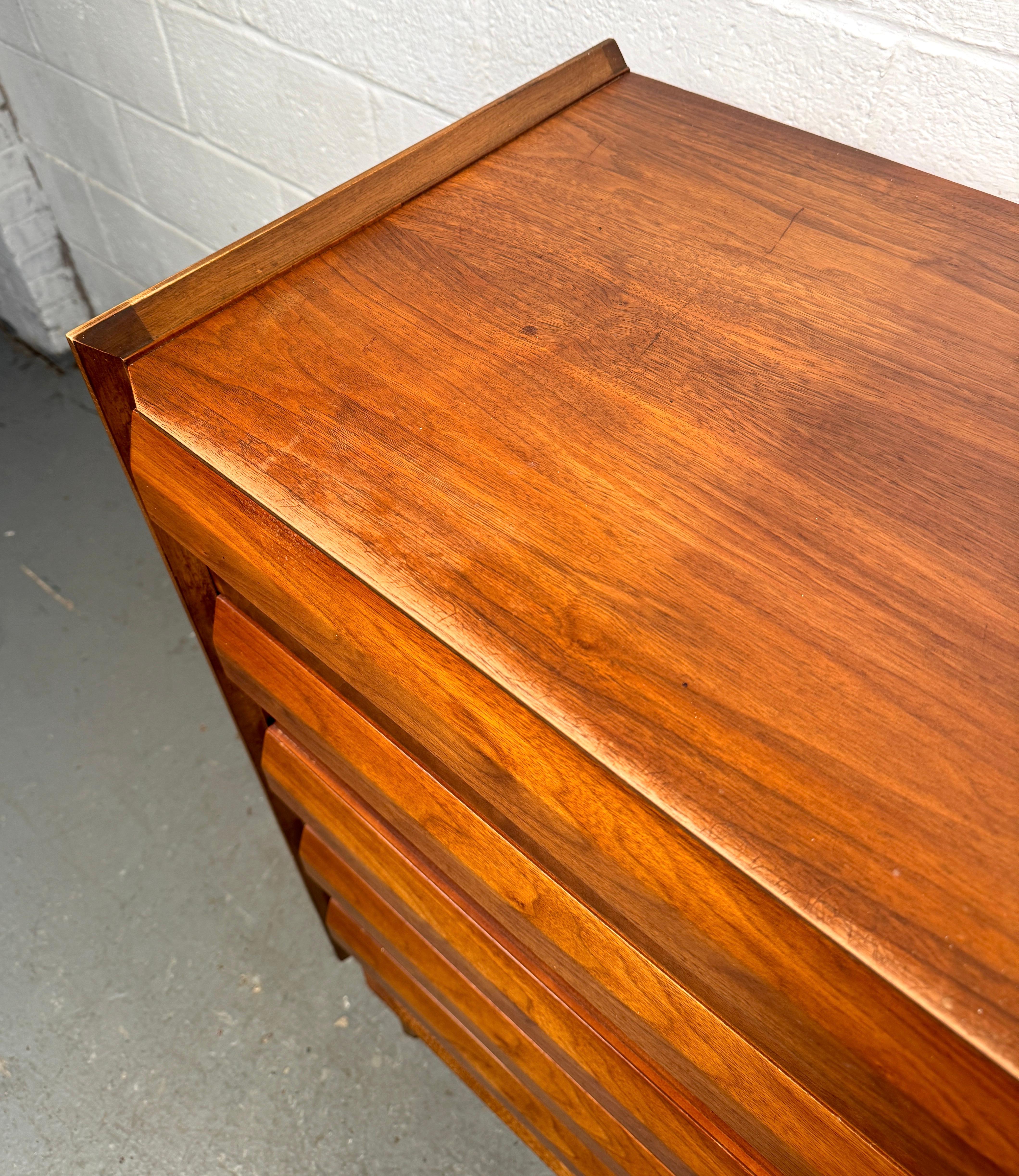 Comò Highboy in noce 