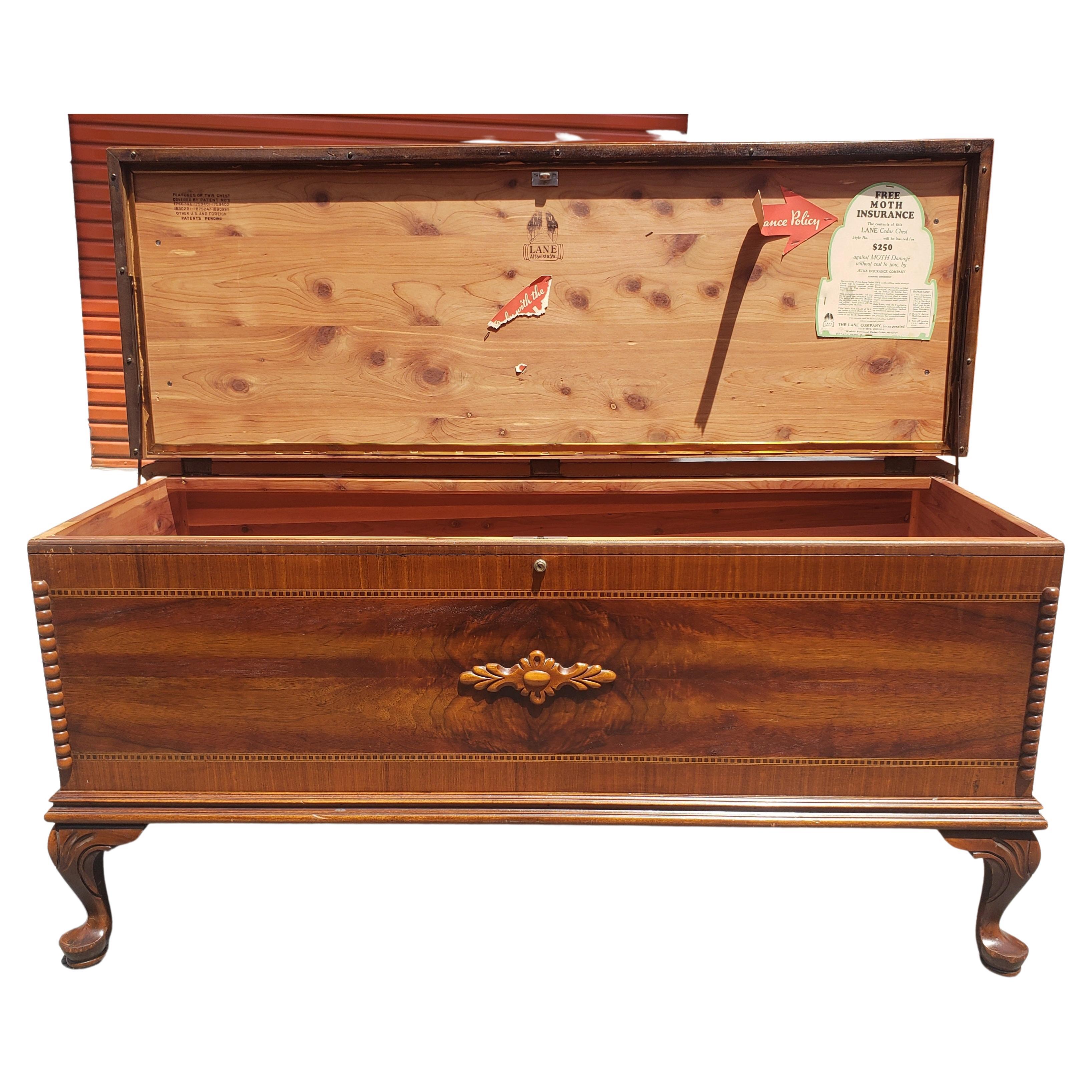 Lane Flame Mahogany with Inlays Blanket Chest with Cedar Lining In Good Condition In Germantown, MD