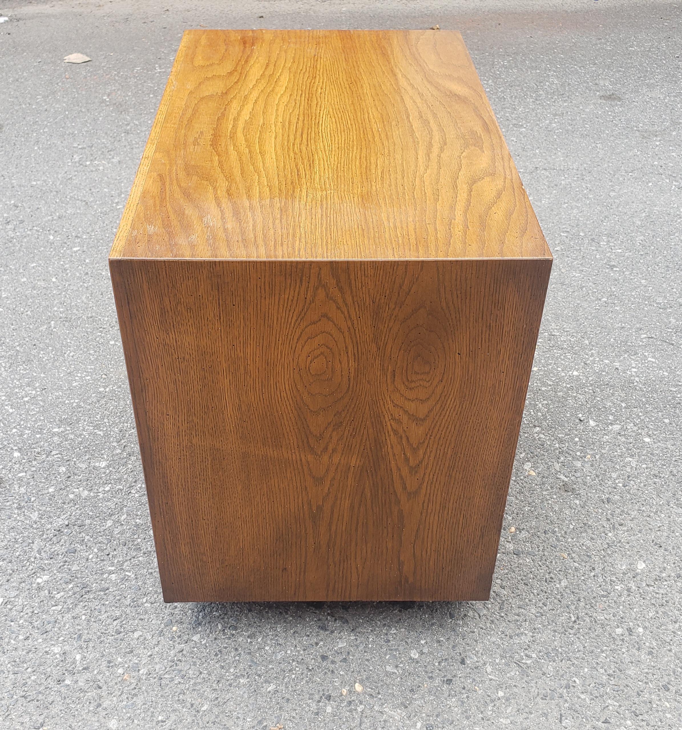 Lane Furniture Brutalist Oak Bedside Tables, Pair In Good Condition For Sale In Germantown, MD