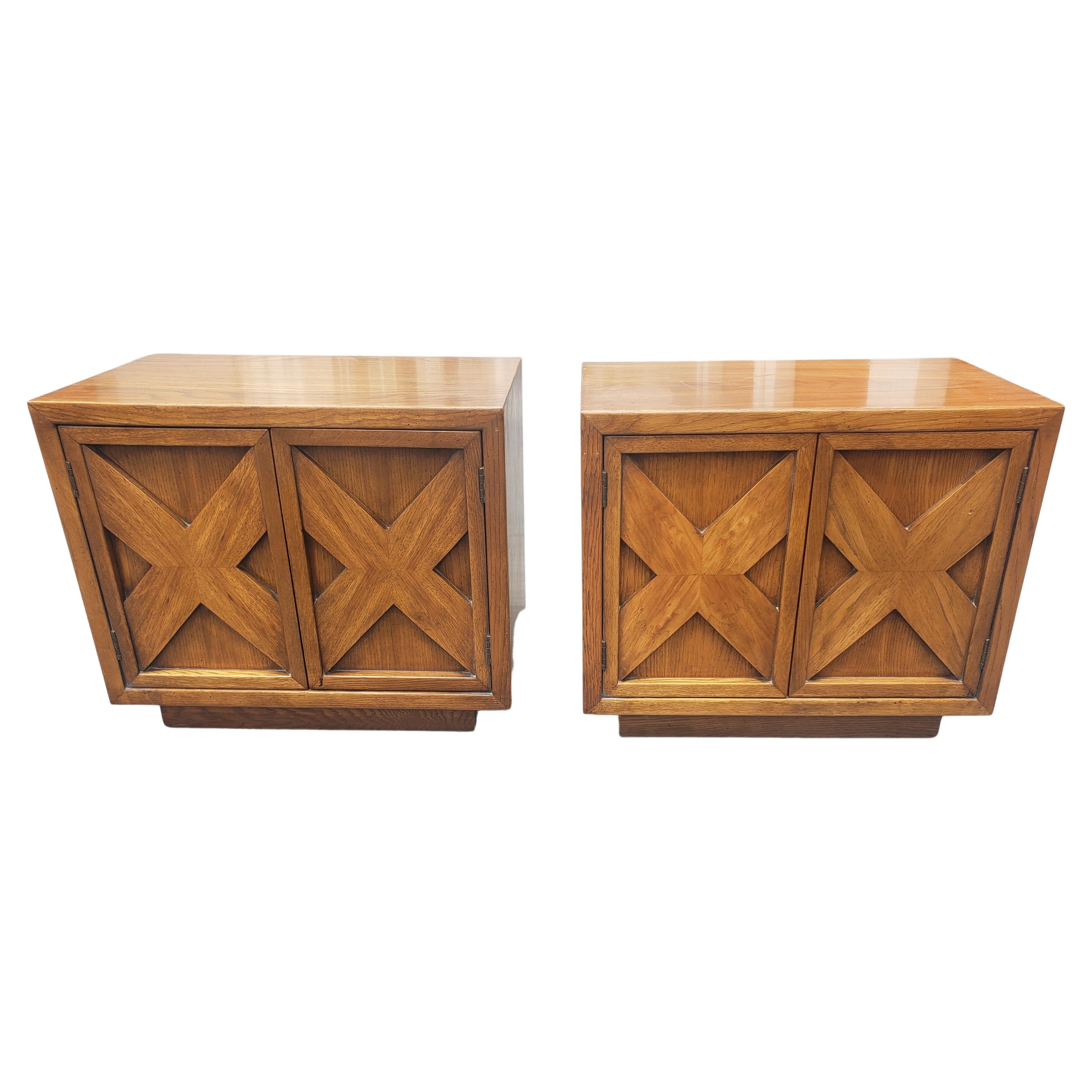 Lane Furniture Brutalist Oak Bedside Tables, Pair For Sale