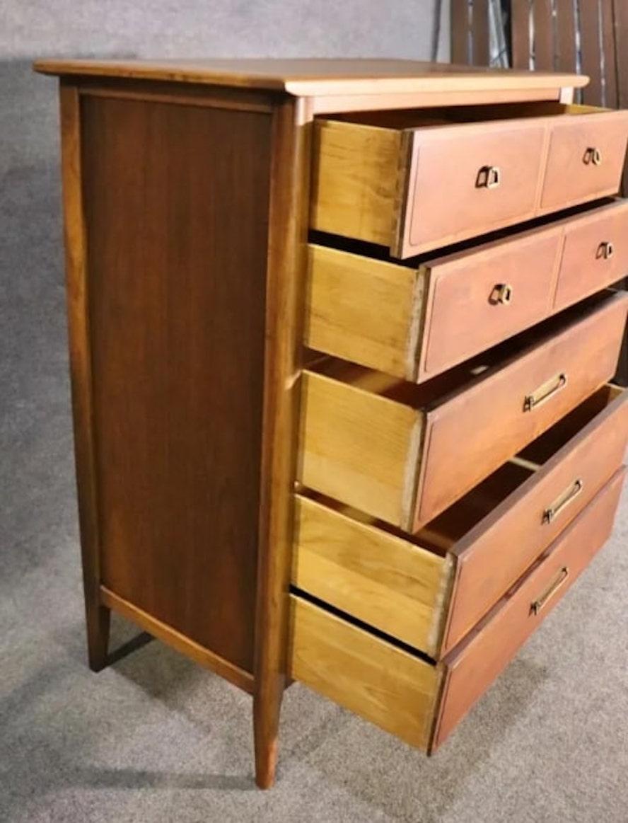 Mid-Century Modern Lane Furniture Chest of Drawers For Sale