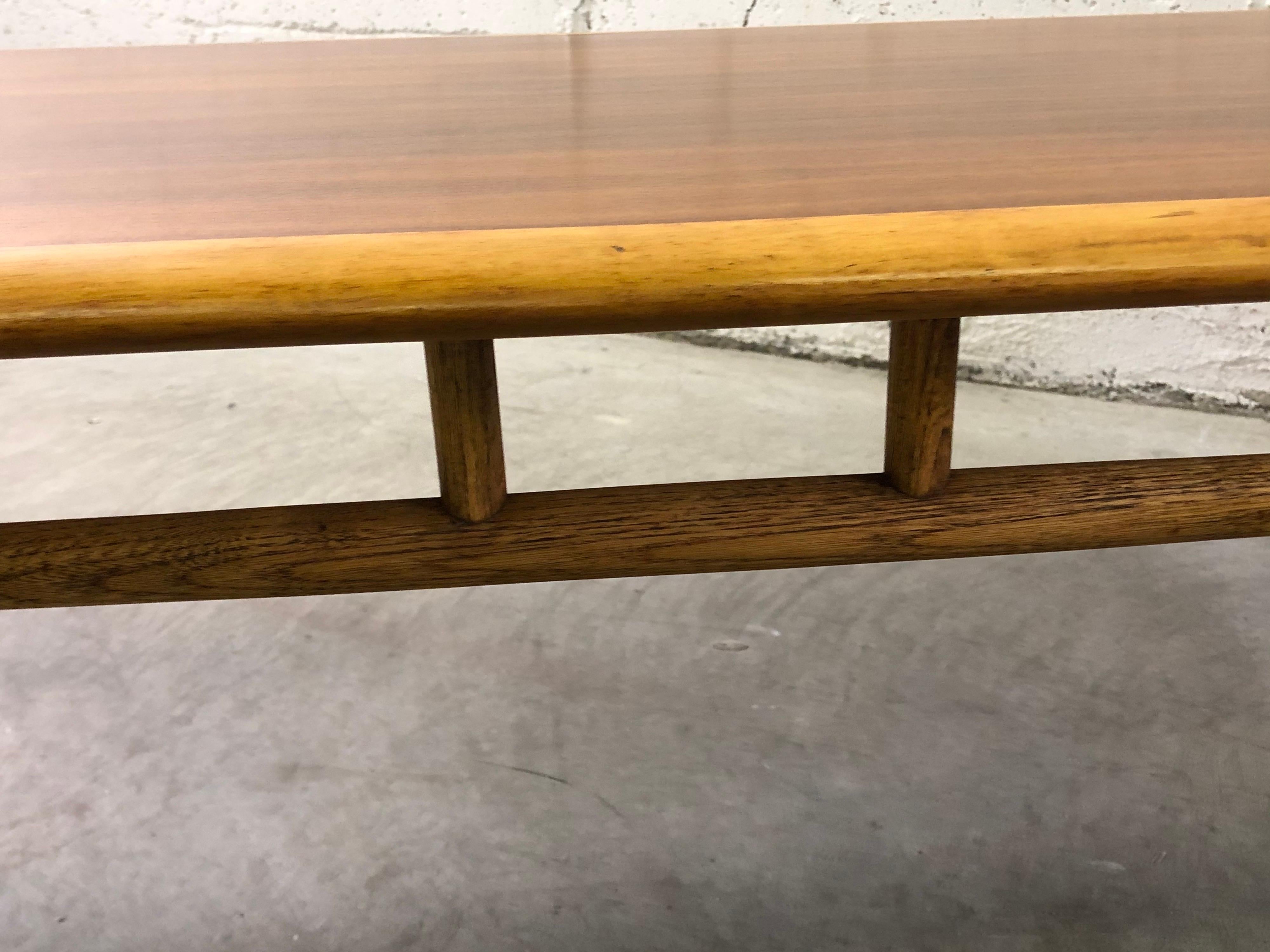 Lane Furniture Co Dovetail Walnut Coffee Table In Good Condition In Amherst, NH