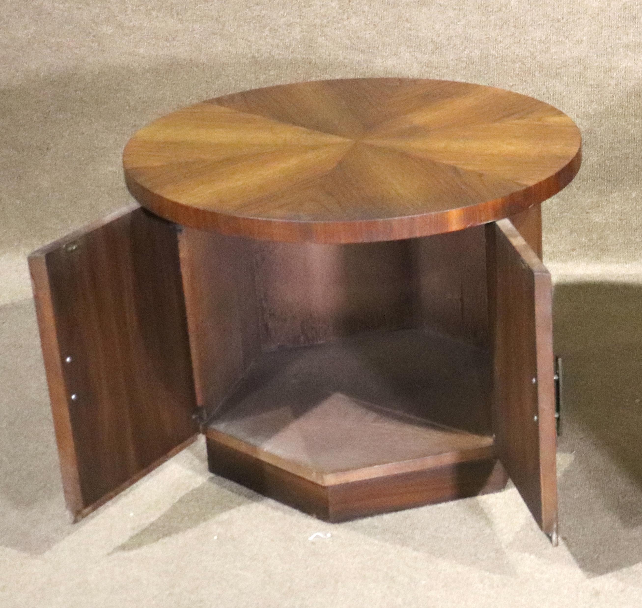 Round top pedestal table by Lane Furniture. Two door storage cabinet with beautiful walnut grain top.
Please confirm location NY or NJ