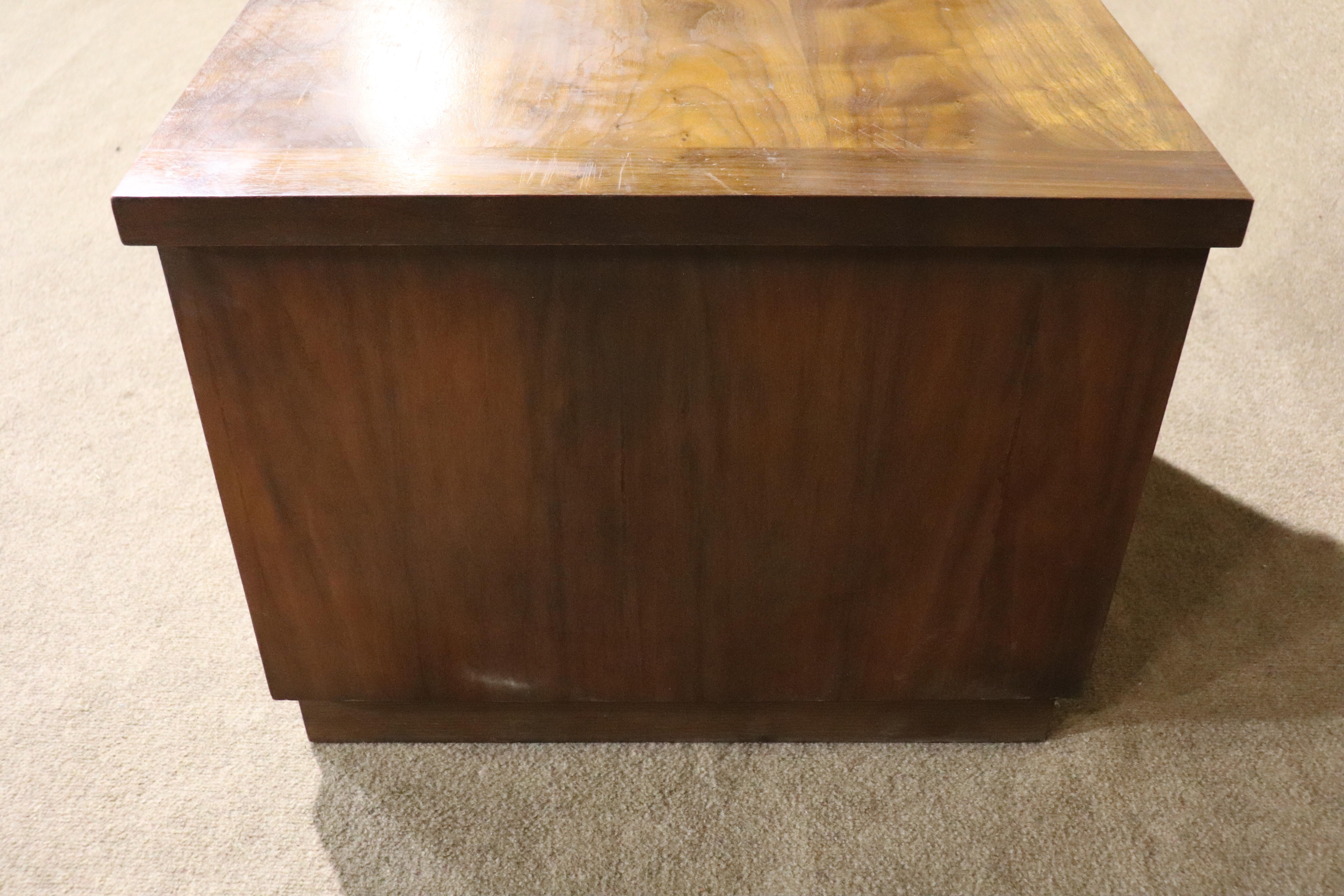 Mid-Century Modern Lane Furniture End Table For Sale