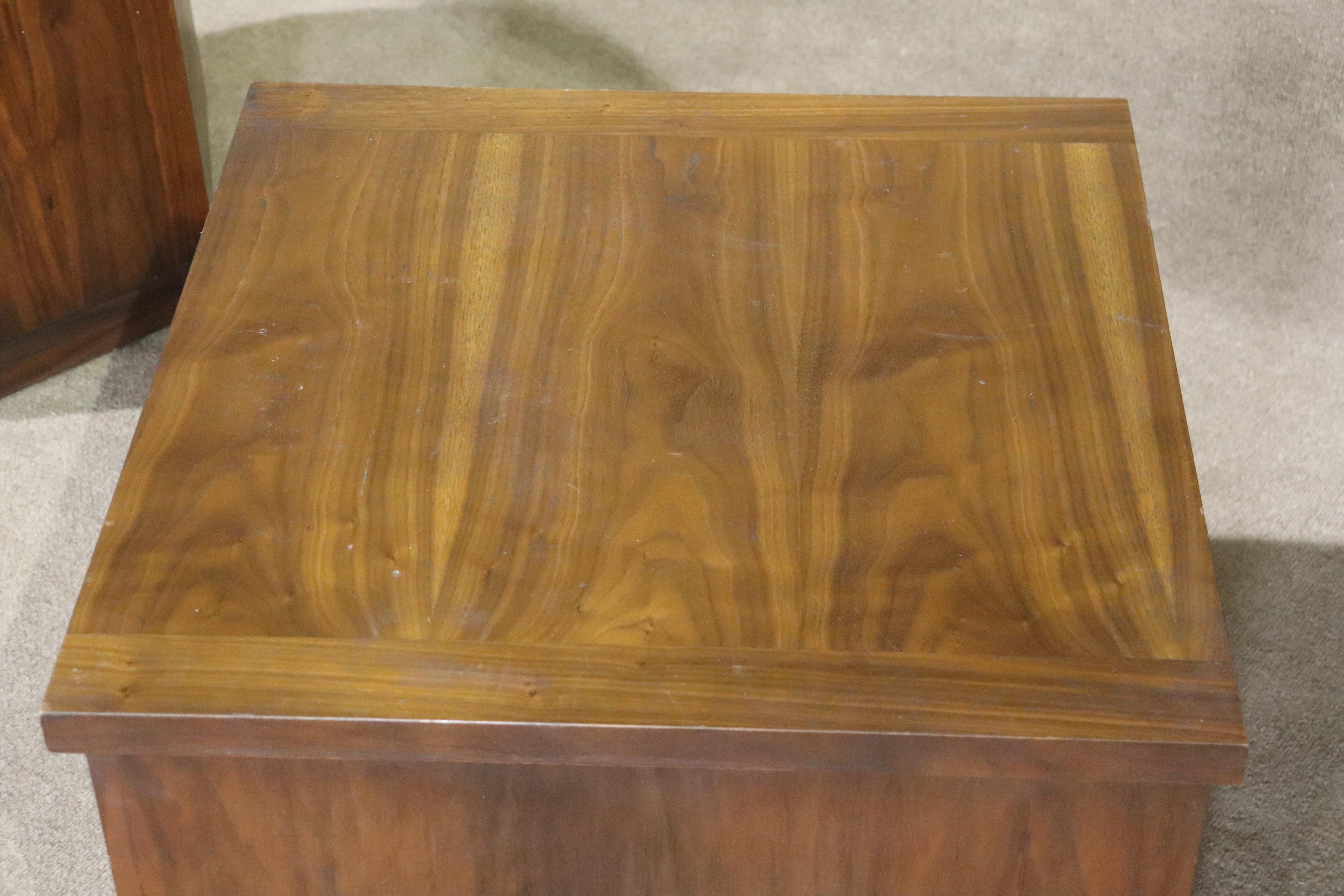 20th Century Lane Furniture End Table For Sale