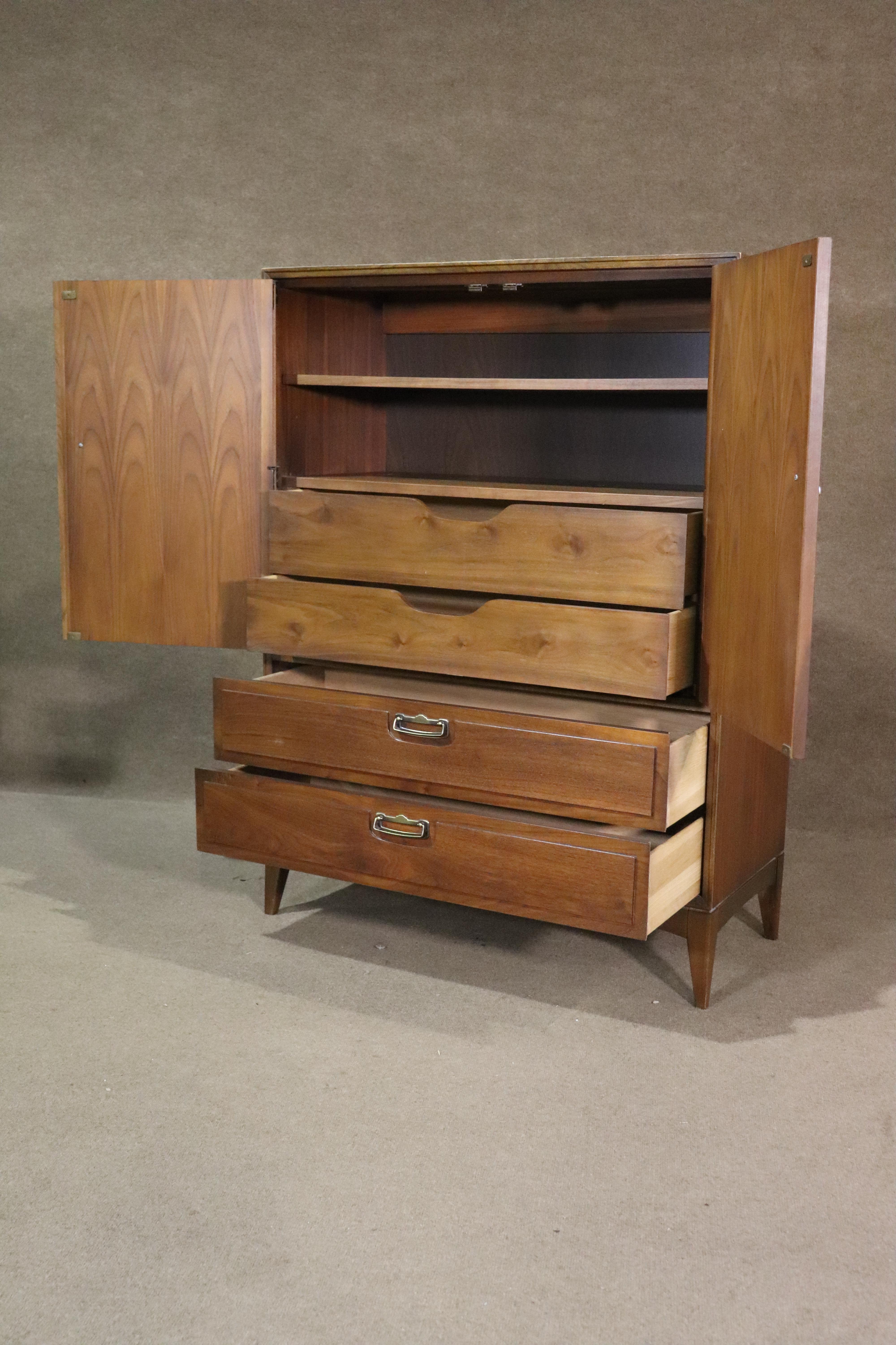 Arcón de caballero Lane Furniture Moderno de mediados de siglo en venta
