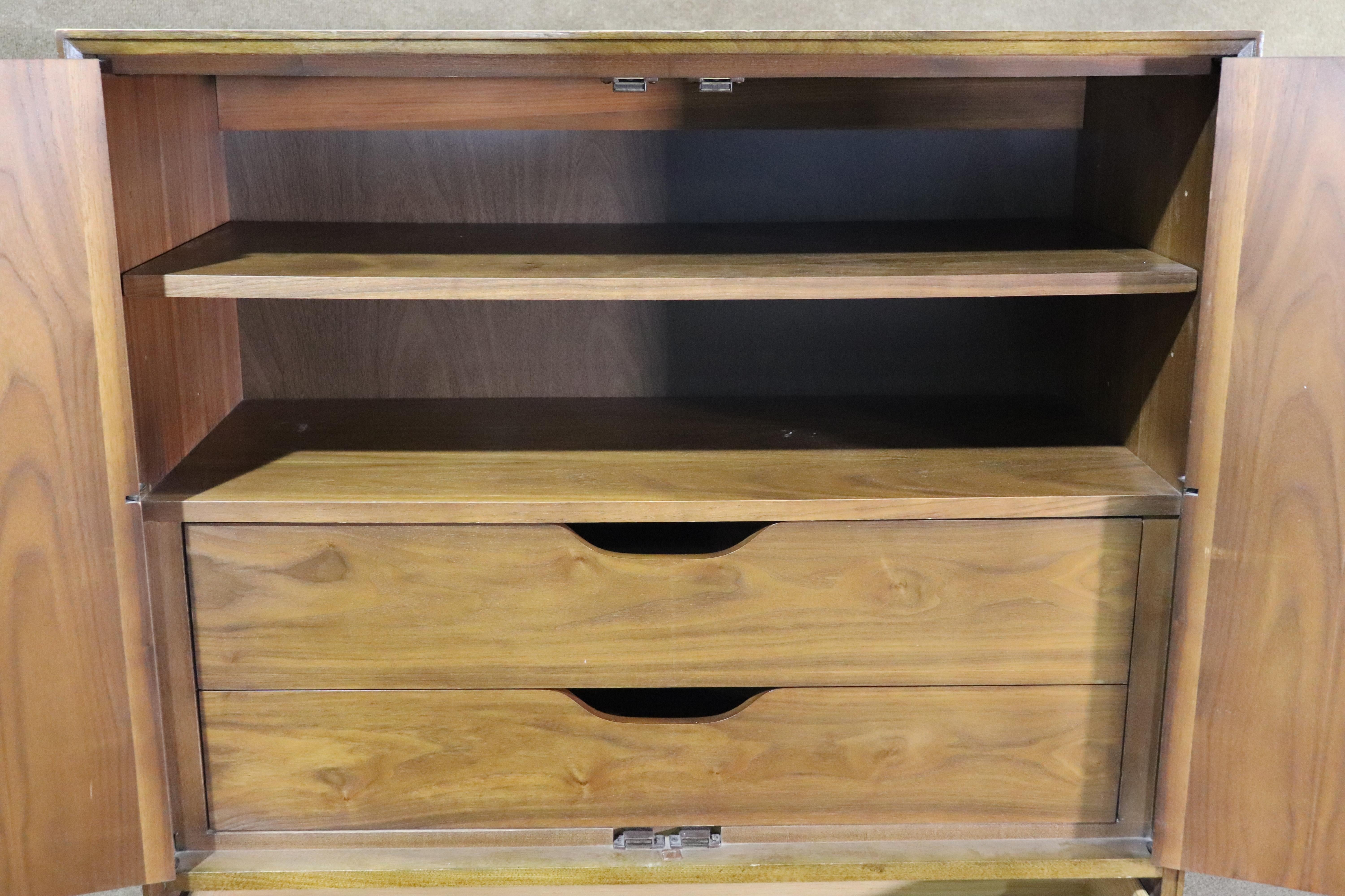 Arcón de caballero Lane Furniture siglo XX en venta