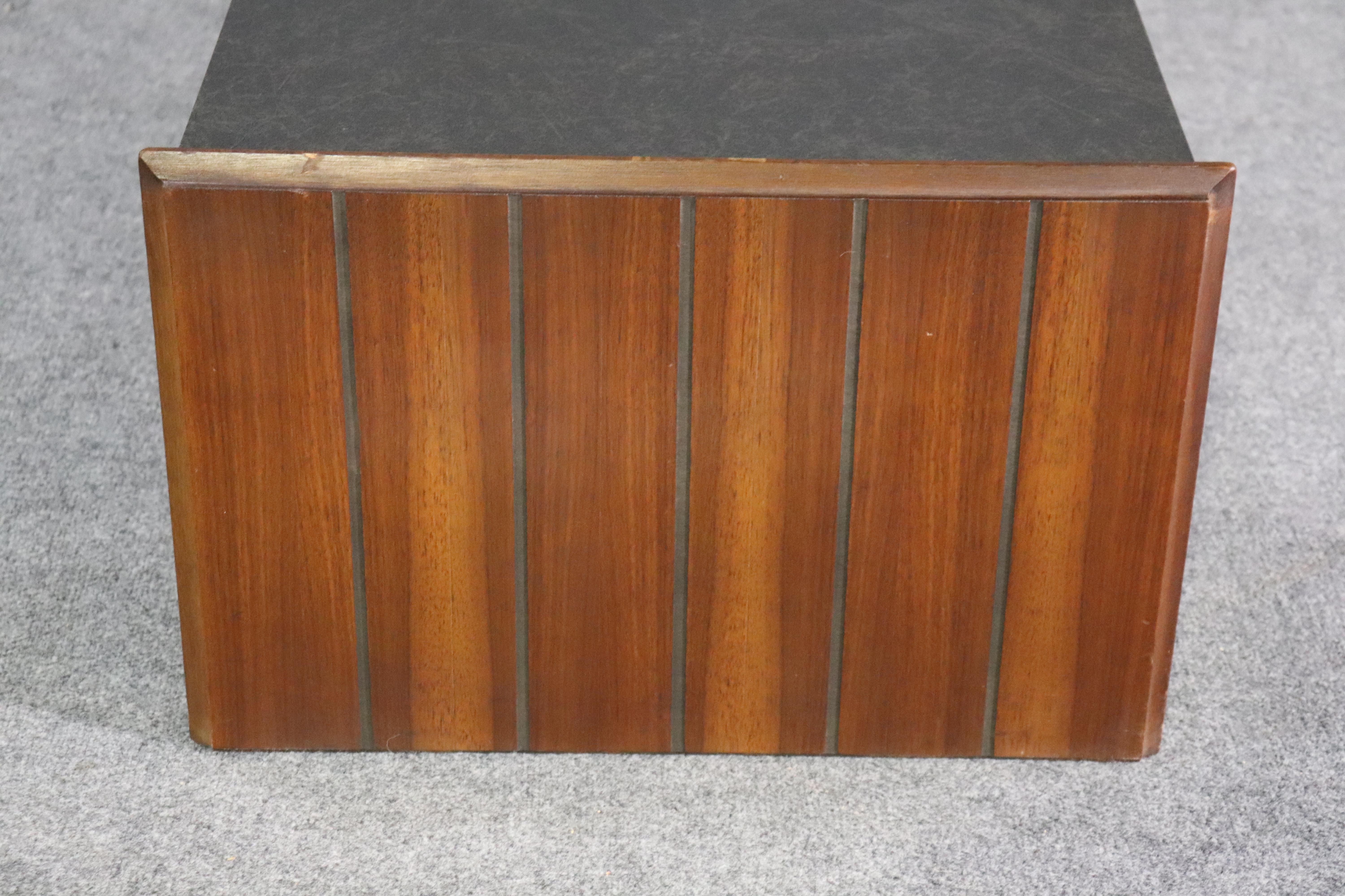 Lane Furniture Mid-Century Coffee Table In Good Condition For Sale In Brooklyn, NY