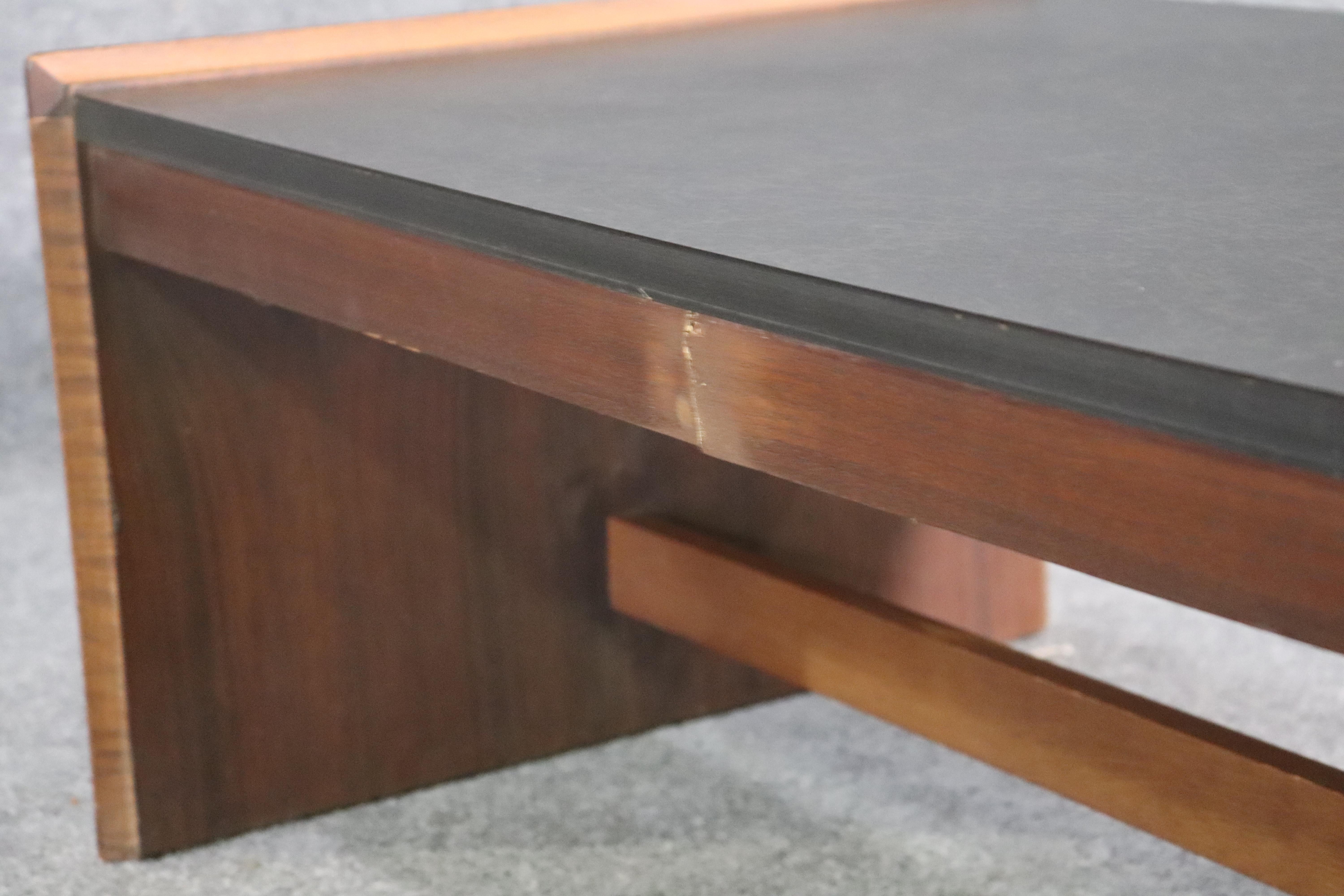 Lane Furniture Mid-Century Coffee Table For Sale 1