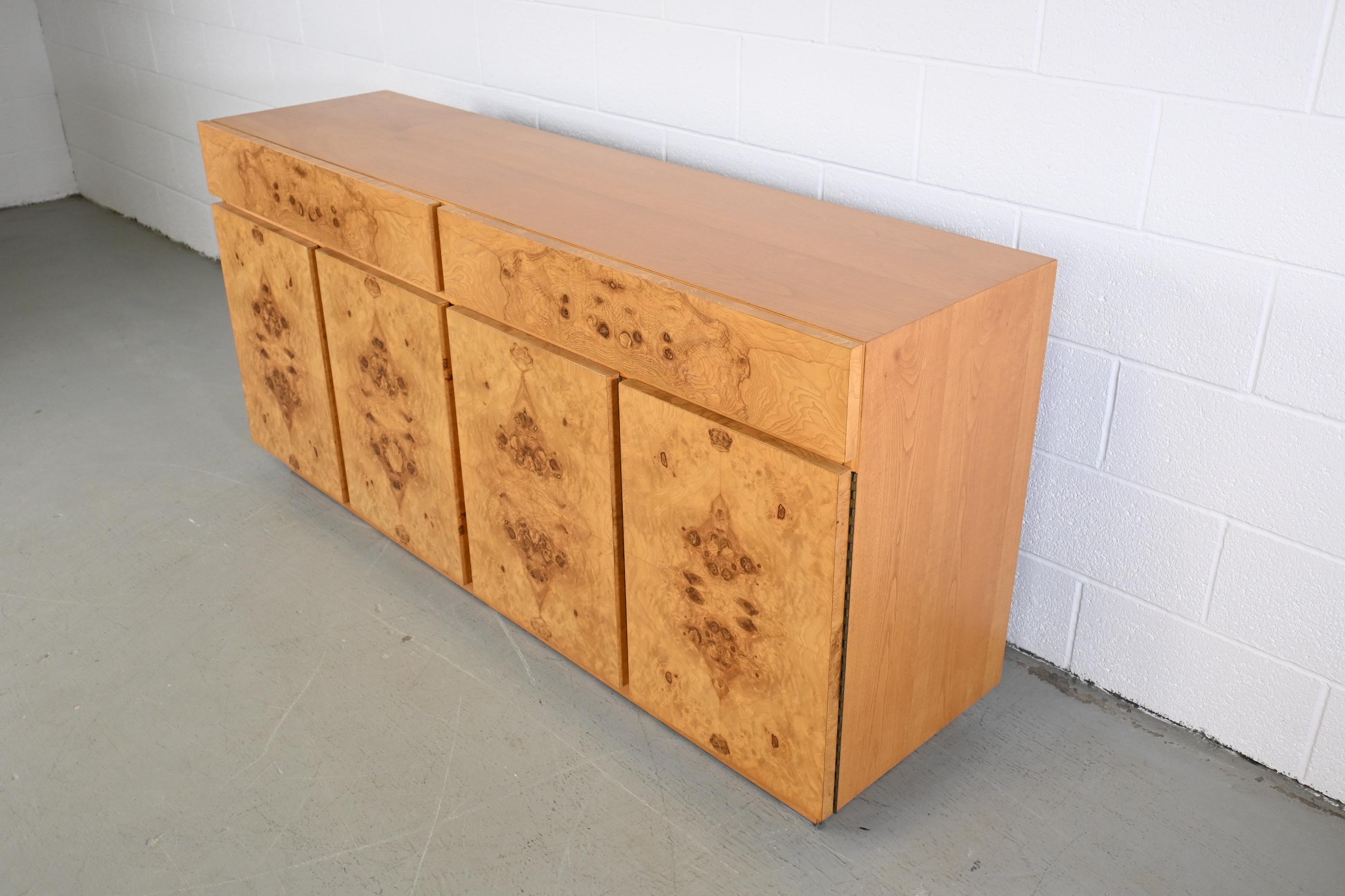 Lane Furniture Mid Century Modern Burl Wood Sideboard Credenza In Excellent Condition In Morgan, UT