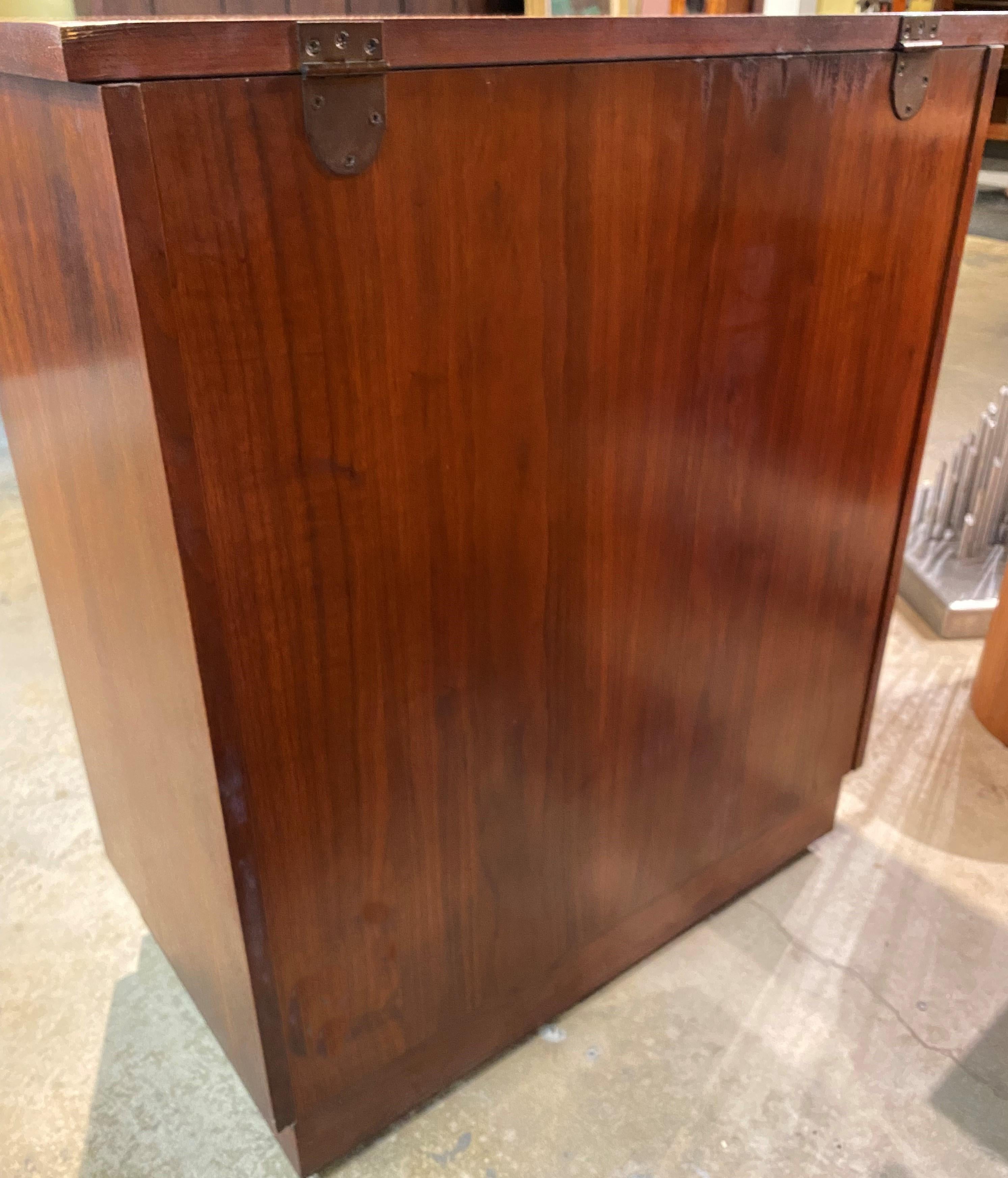 Lane Furniture Midcentury Walnut Bar or Liquor Cabinet In Good Condition In Milford, NH