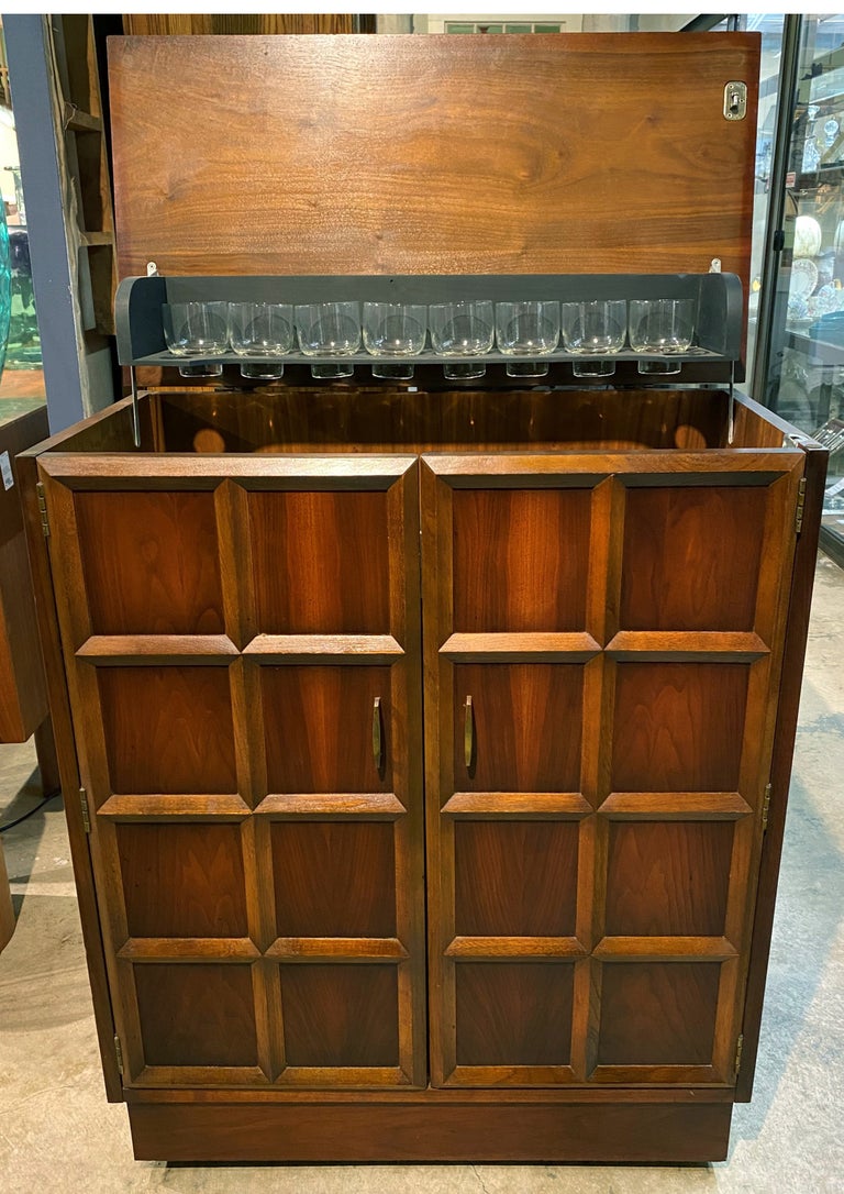 Lane Furniture Mid Century Walnut Bar or Drinks Cupboard For Sale at