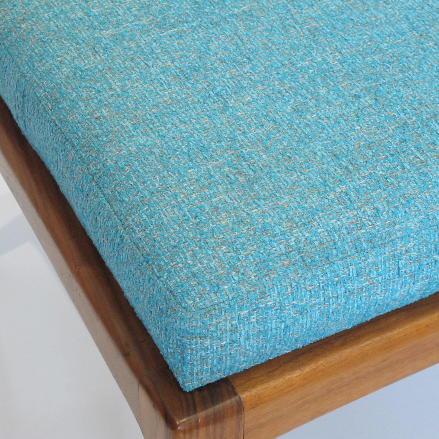 Lane Furniture Modernist Turquoise Fabric Upholstered Long Walnut Bench In Excellent Condition In Atlanta, GA