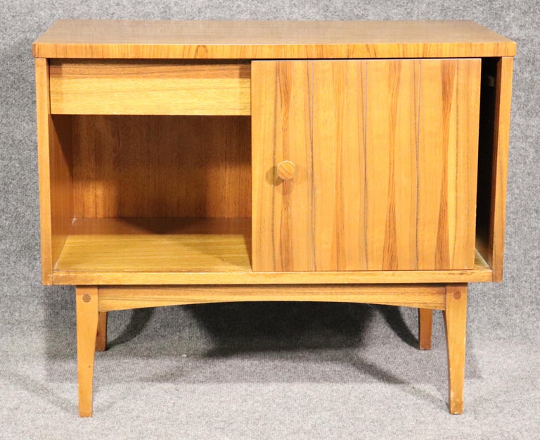 Lane Furniture Nightstand w/ Inlay For Sale at 1stDibs