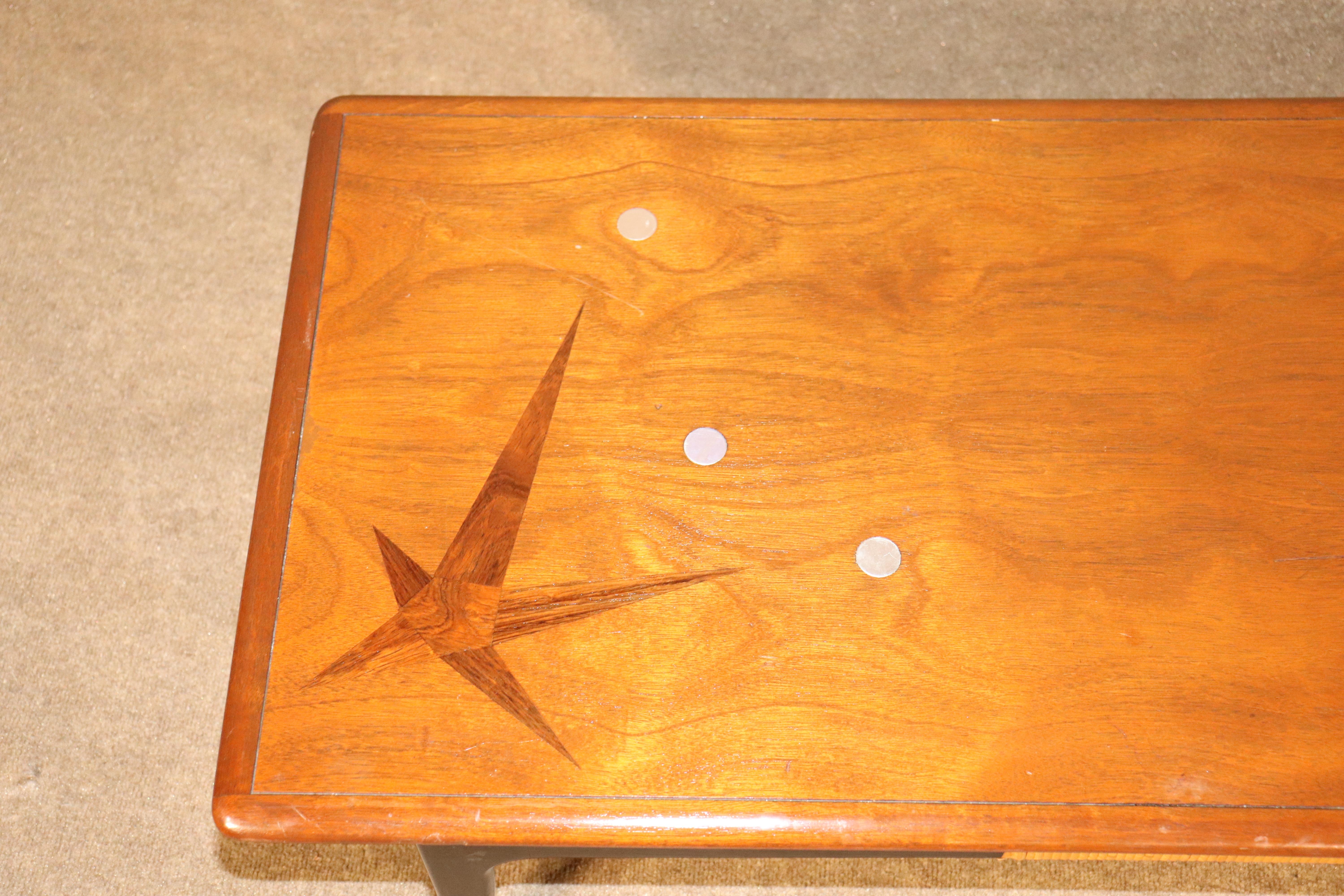 Mid-Century moderno Tavolo Lane Furniture con intarsio Starburst in vendita
