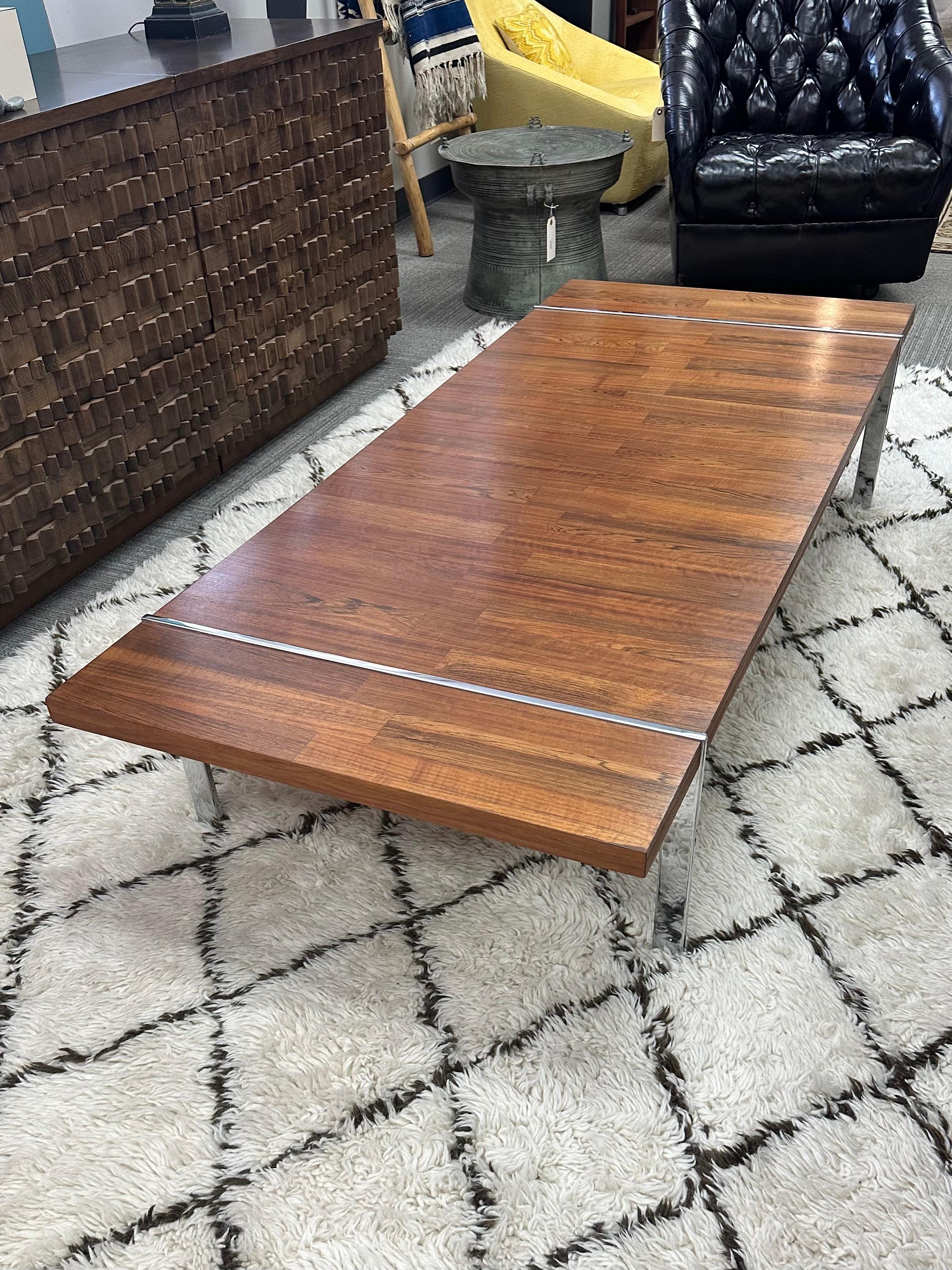 Lane Furniture Walnut, Rosewood, and Chrome Coffee or Cocktail Table In Good Condition For Sale In Skokie, IL