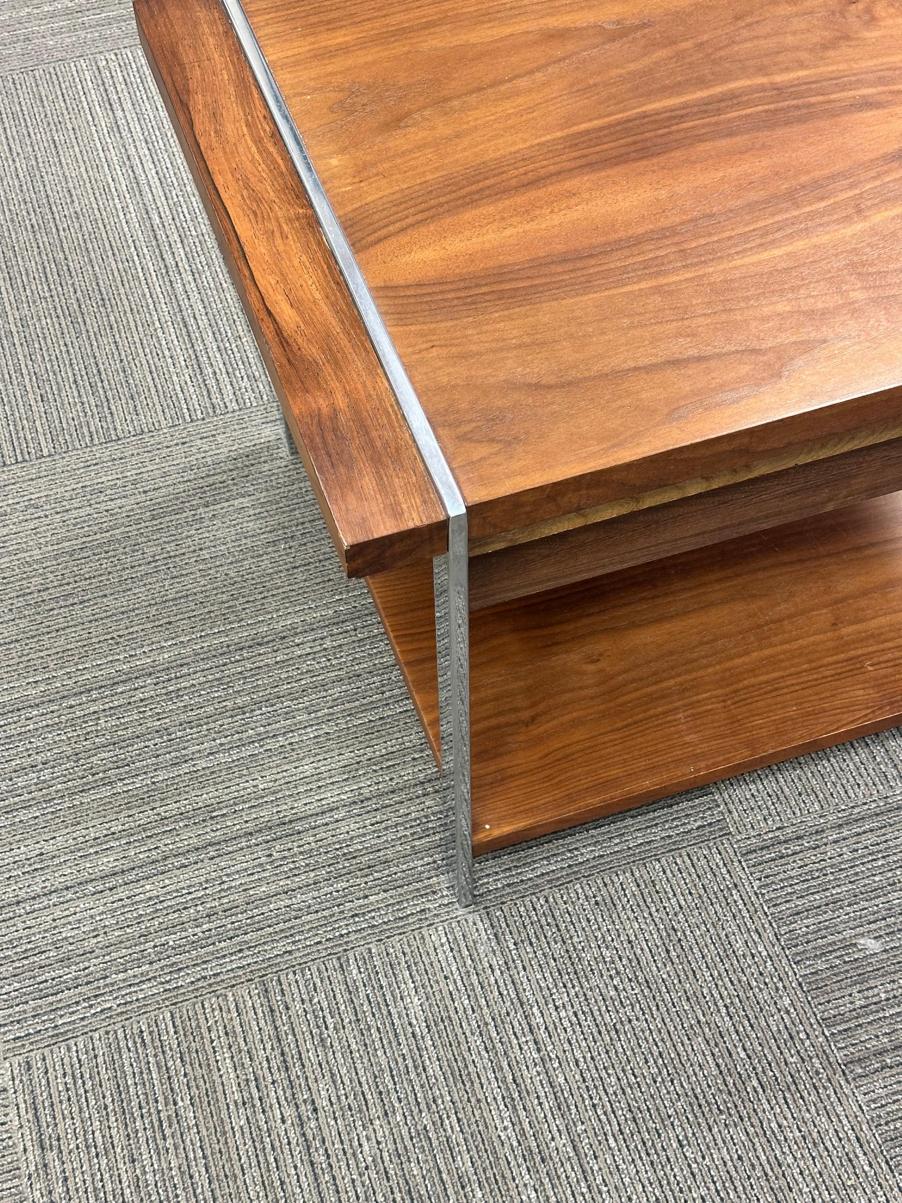 Lane Furniture Walnut, Rosewood, and Chrome End Table In Good Condition For Sale In Skokie, IL
