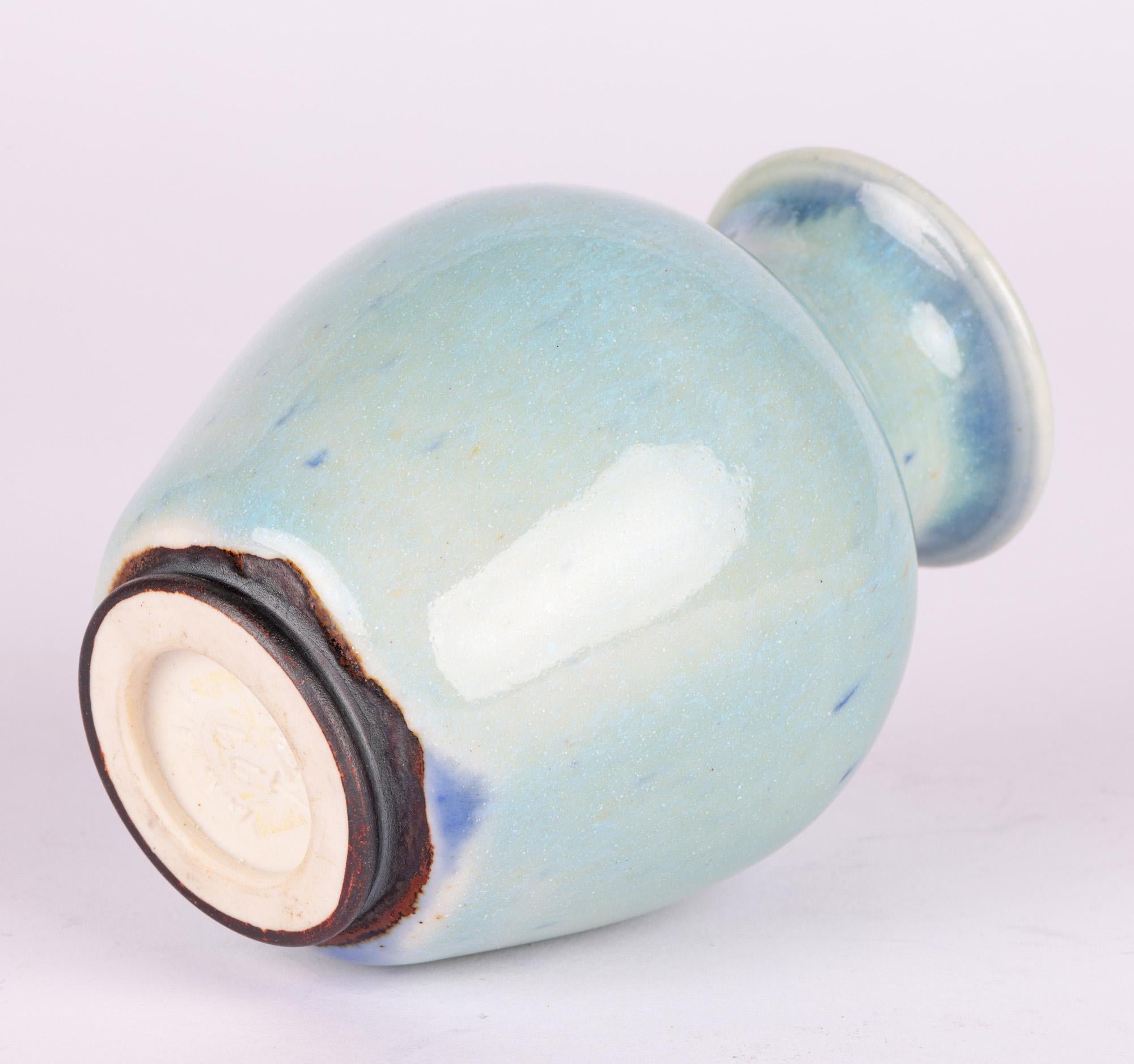 Vaso in ceramica canadese Studio Pottery di Lane Gordon Thorlaksson con supporto in vendita 3