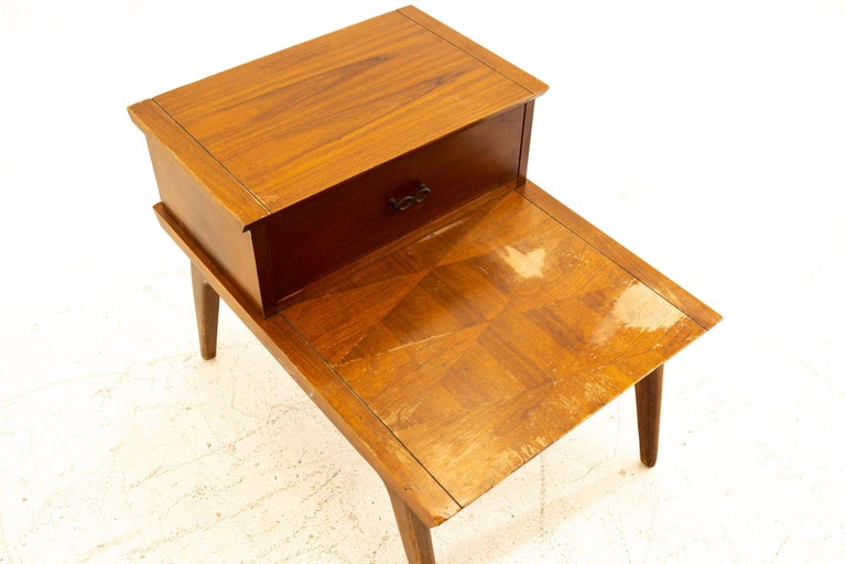 Late 20th Century Lane Harlequin Mid Century Walnut Step Side End Table For Sale