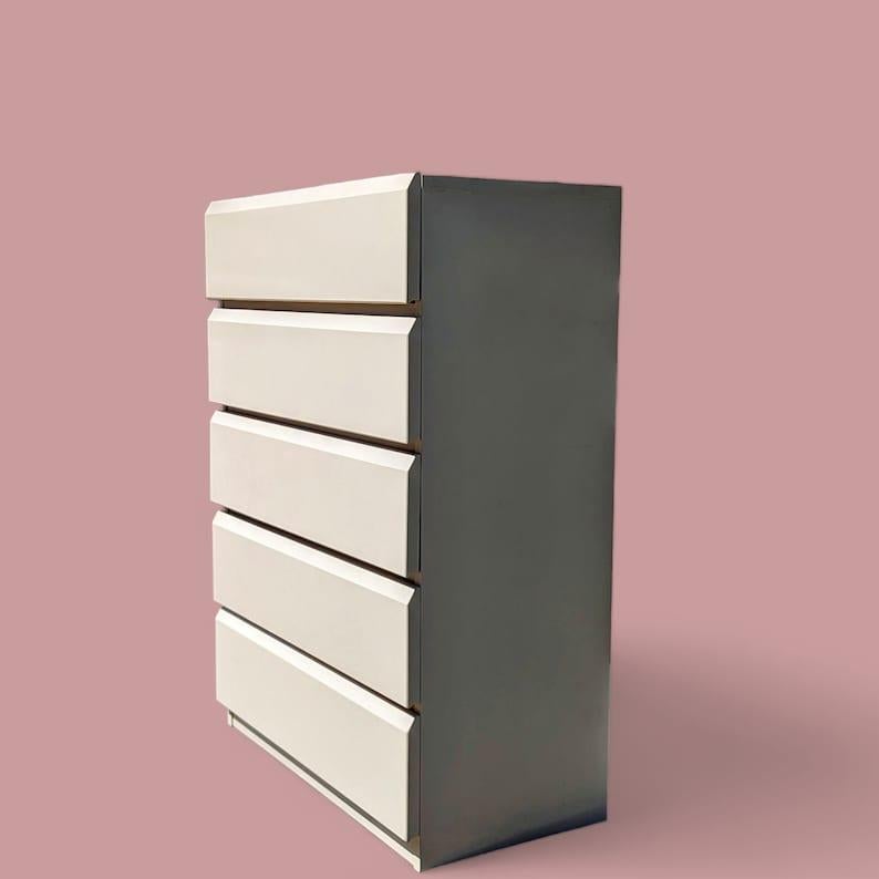 Lane Highboy Dresser, Off White Laminate, Postmodern, Glass Top, Retro For Sale 3