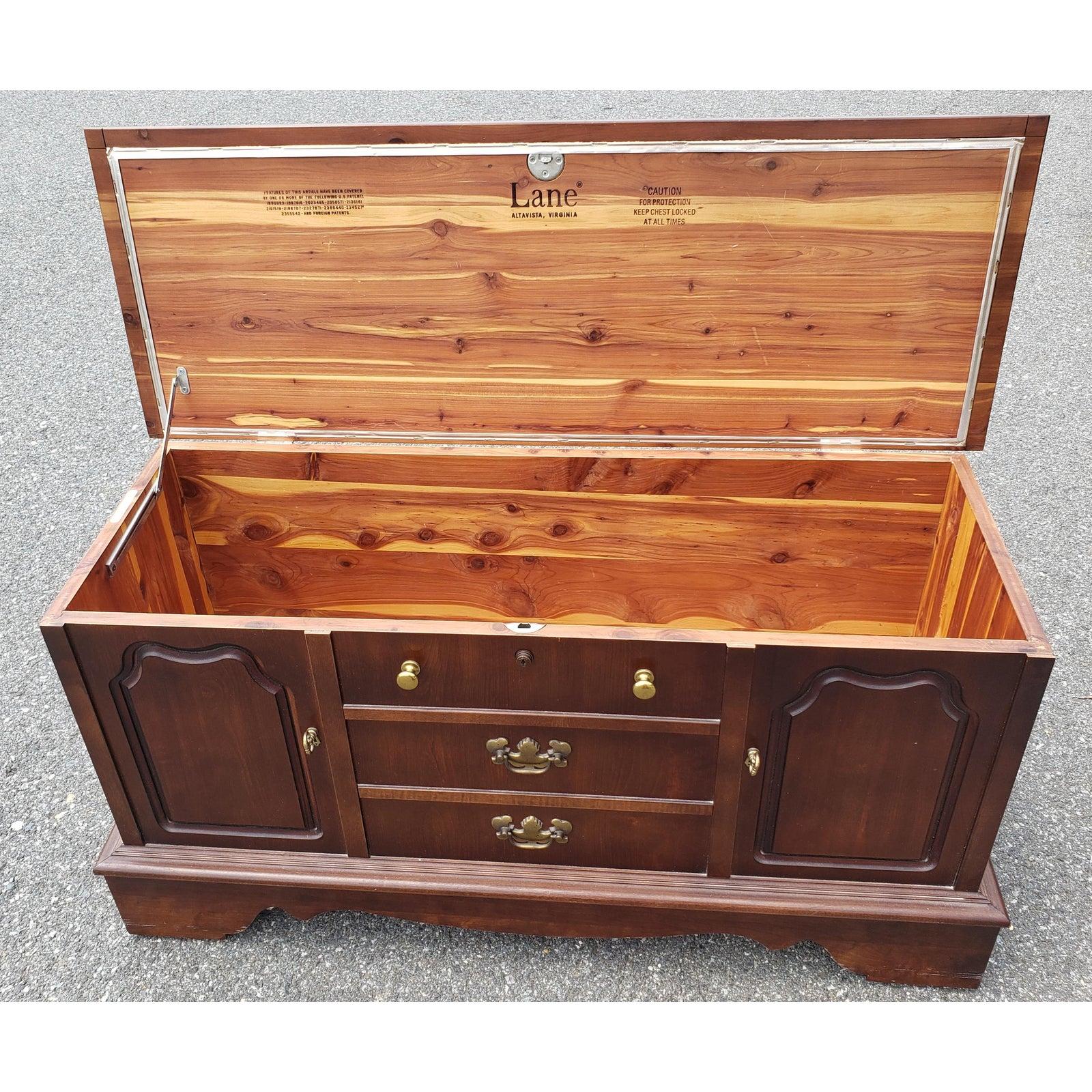 Mid-Century Modern Lane Mahogany Cedar Blanket Chest