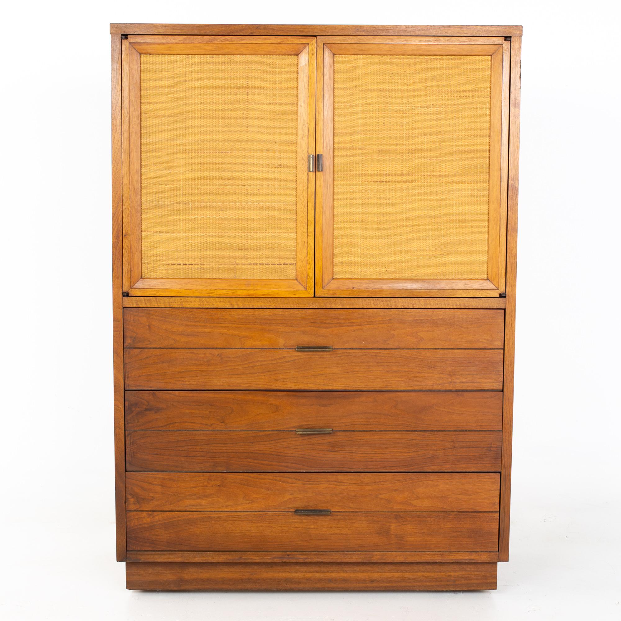 mcm armoire