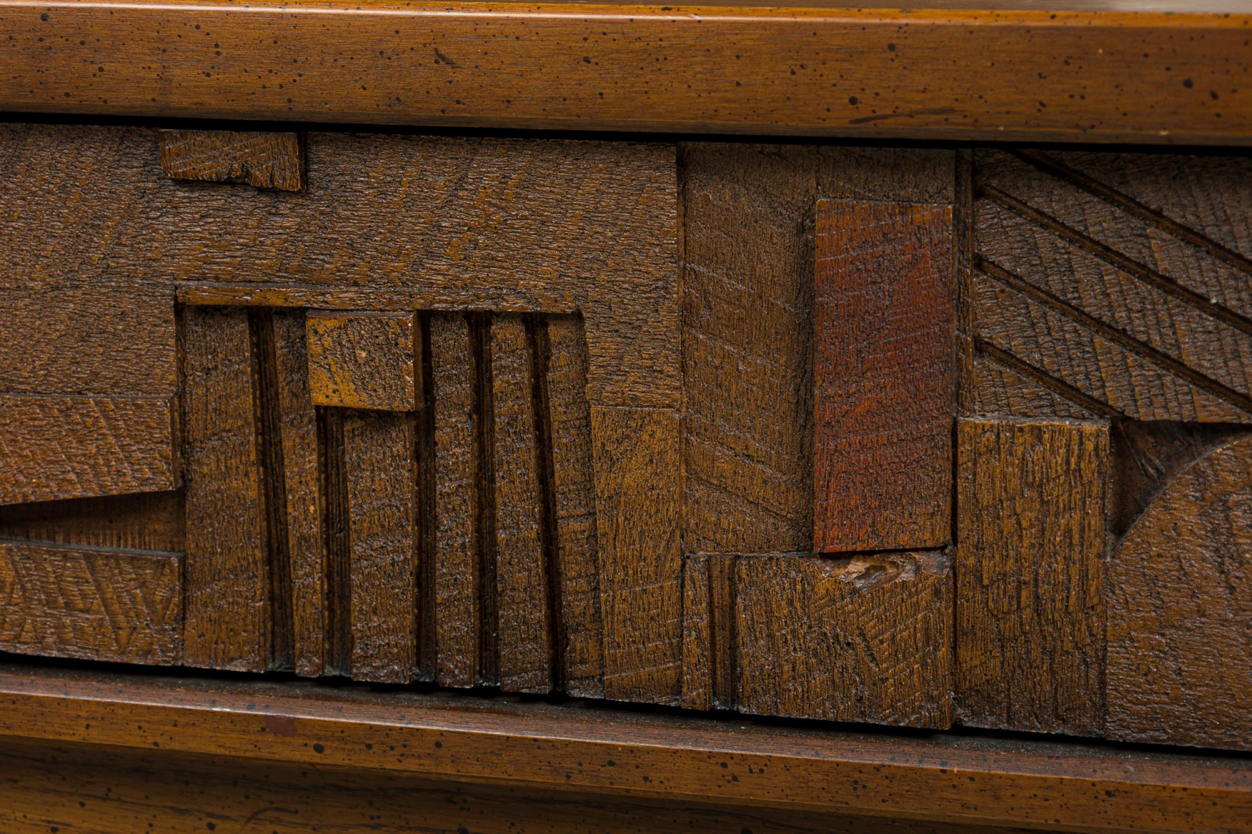 Lane Mid-Century American Modern Brutalist Carved Front Credenza / Sideboard For Sale 3