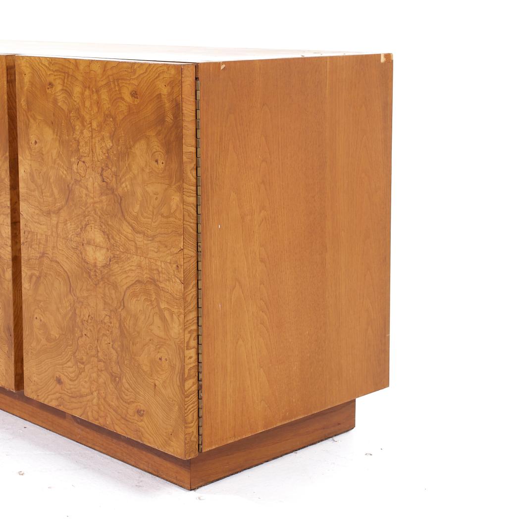 Lane Mid Century Burlwood Credenza and Hutch For Sale 5