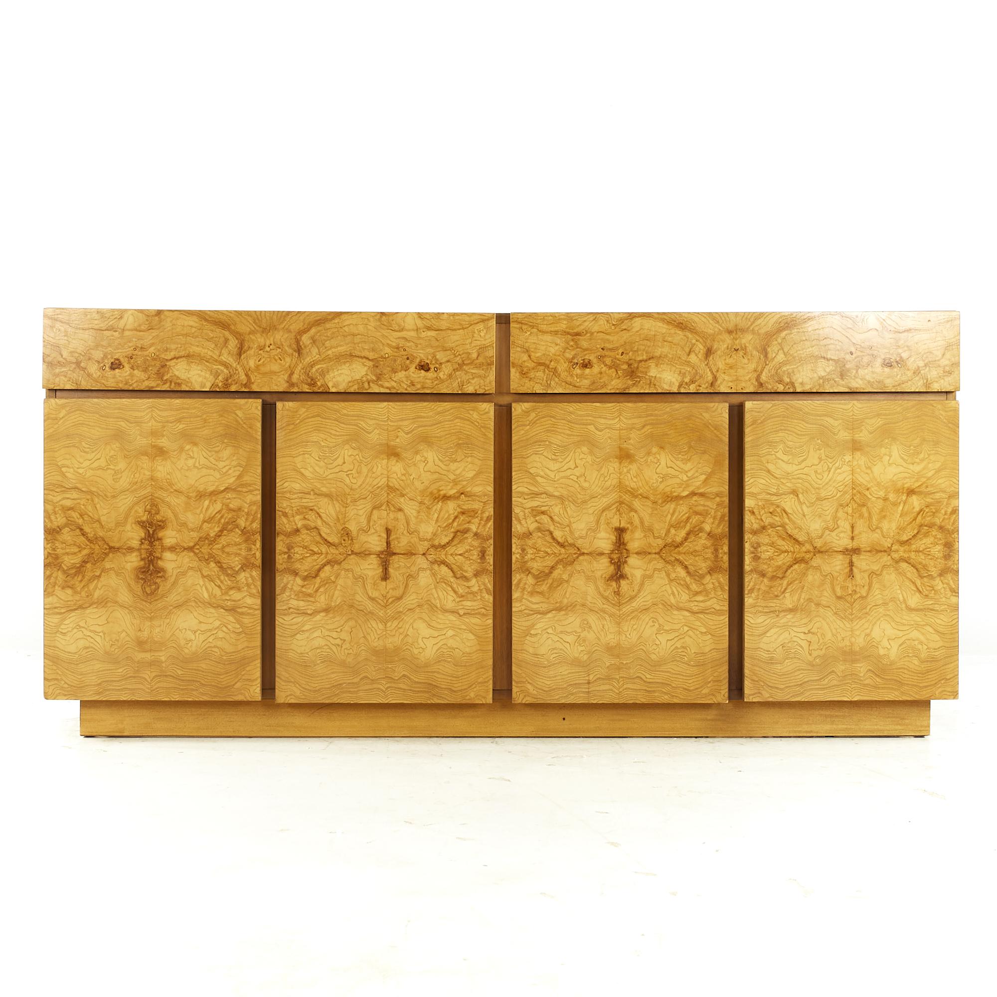 Lane Midcentury Burlwood Credenza In Good Condition For Sale In Countryside, IL