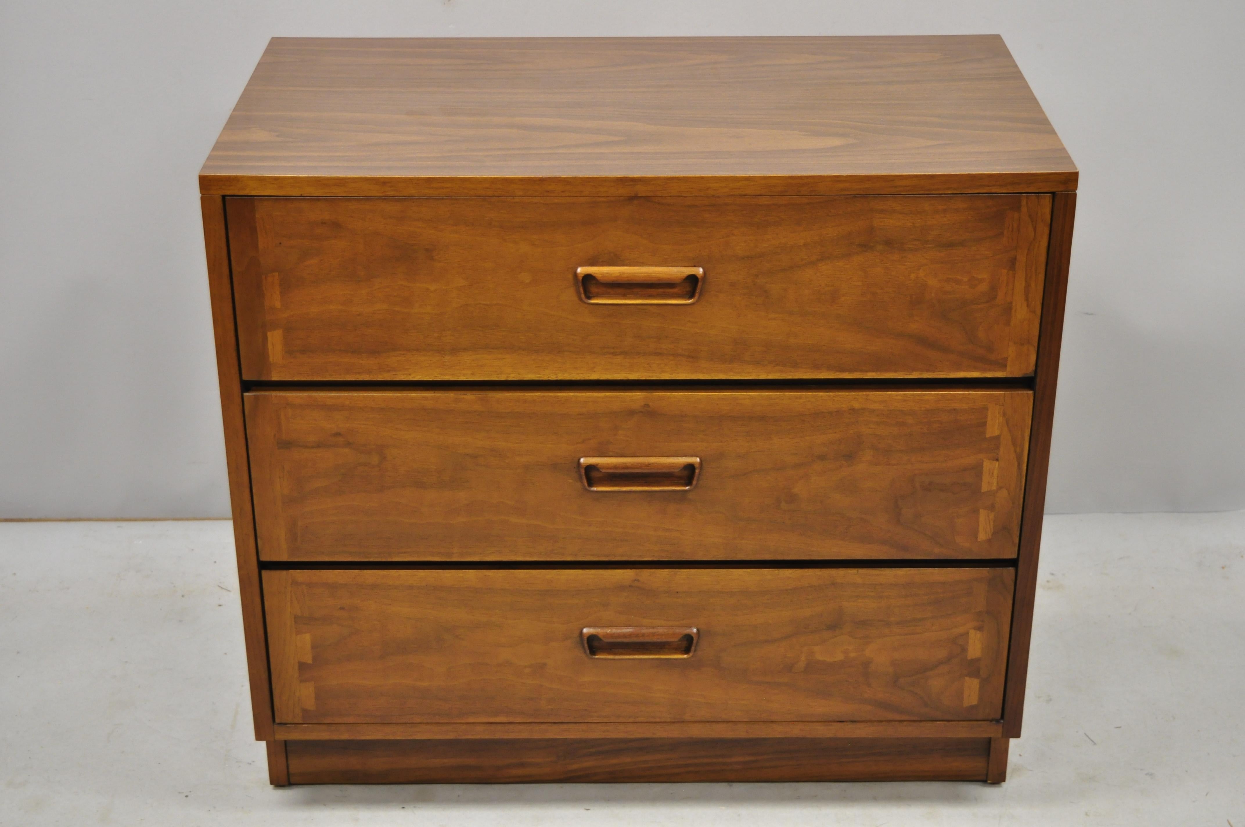20th Century Lane Mid-Century Modern Dovetail 3-Drawer Dresser Chest Bedside Table