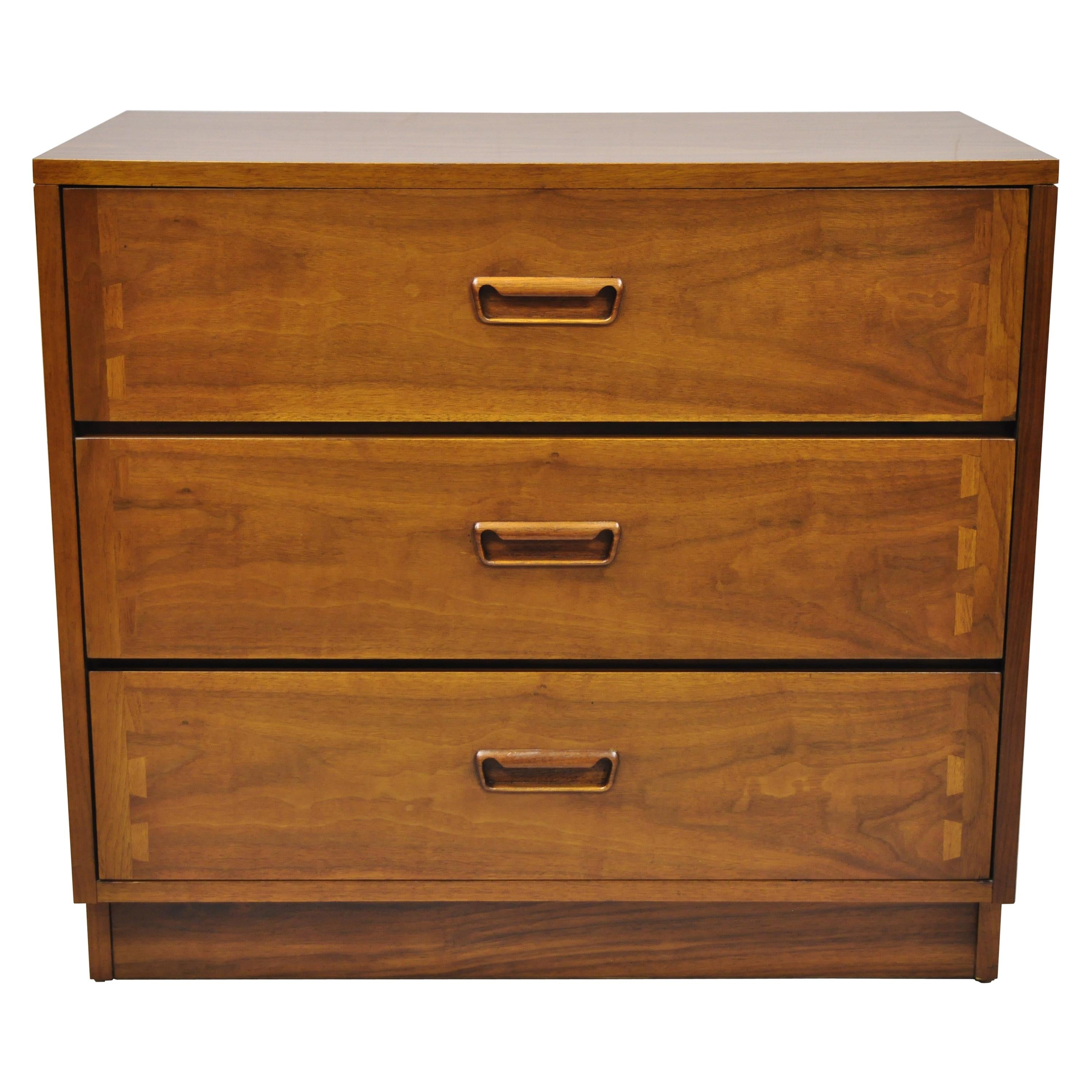 Lane Mid-Century Modern Dovetail 3-Drawer Dresser Chest Bedside Table
