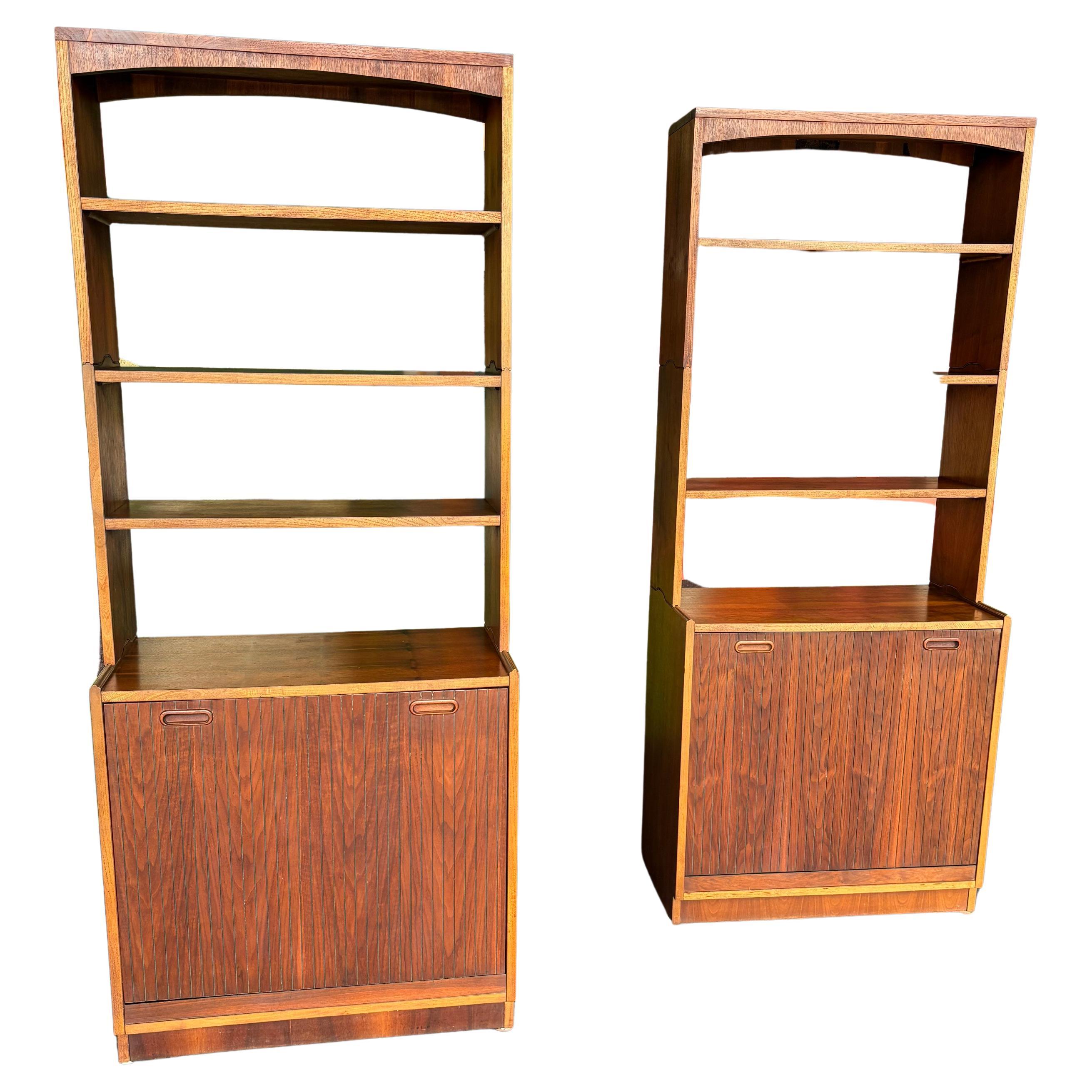 Lane's, mobile portadischi moderno del metà del secolo, coppia di librerie in vendita