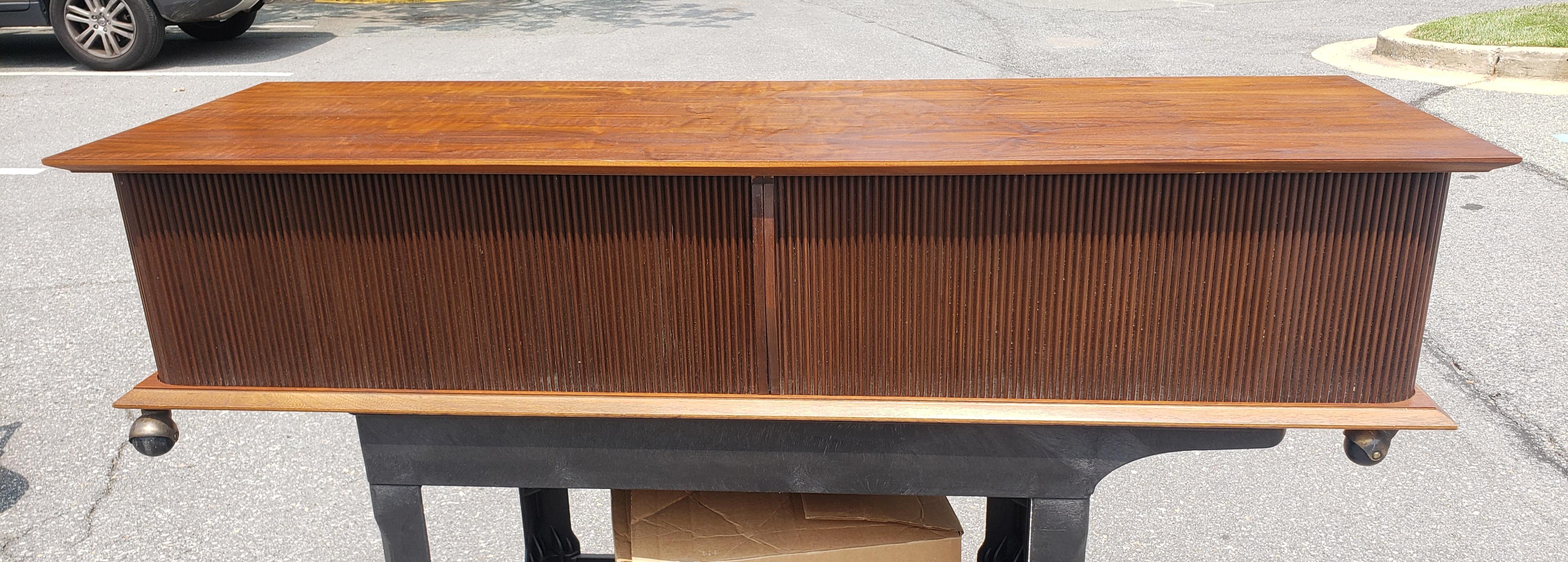 Lane Mid-Century Modern Style Teak And Tambour Door Base Rolling Coffee Table For Sale 1