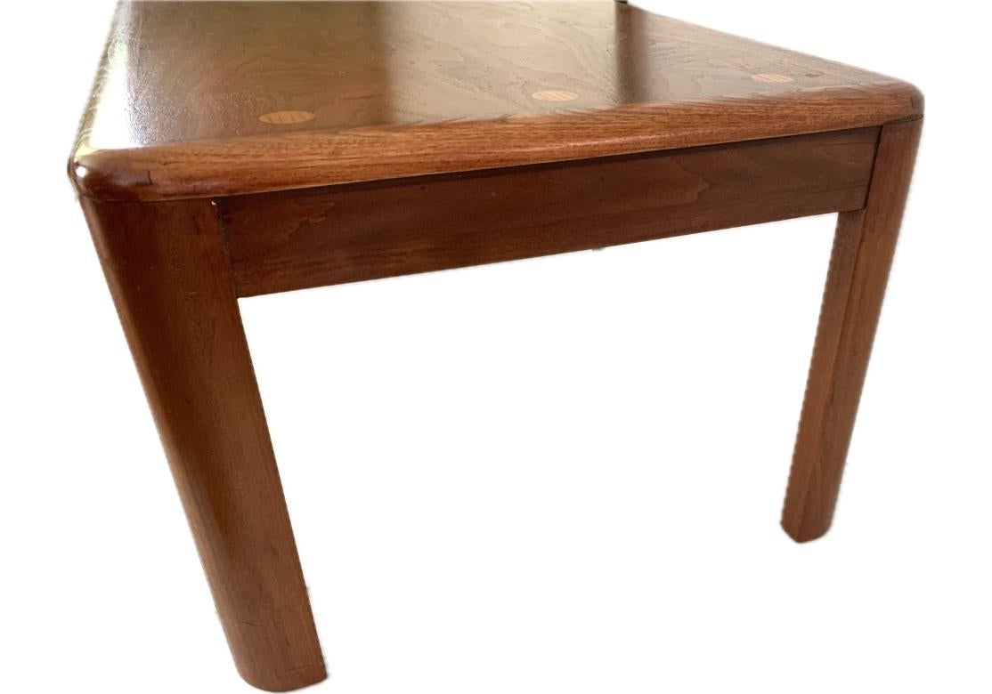 Lane Mid Century Modern Walnut Cross Banded Cocktail Table With Inlaid Dots For Sale 5