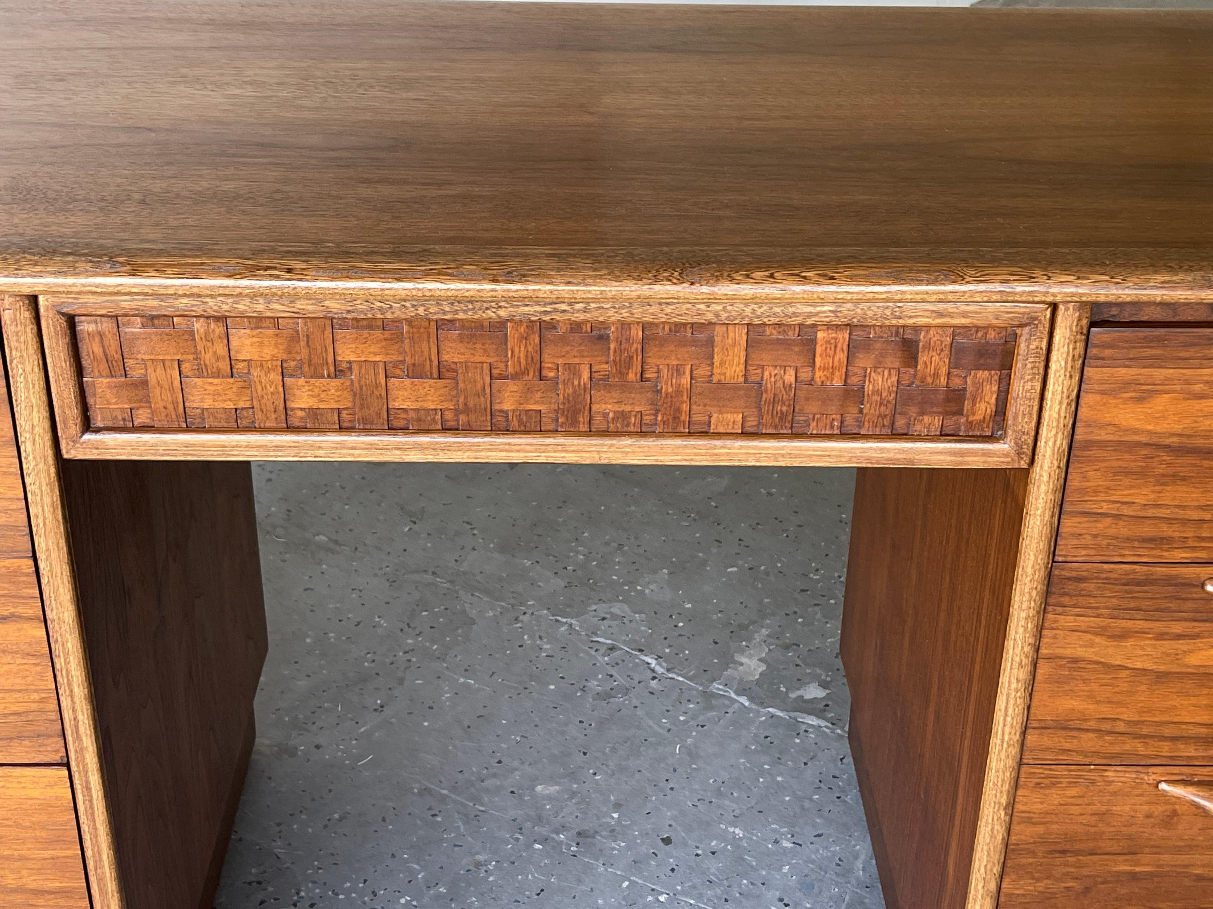 Lane Mid-Century Modern Walnut Desk Perception Collection  For Sale 3