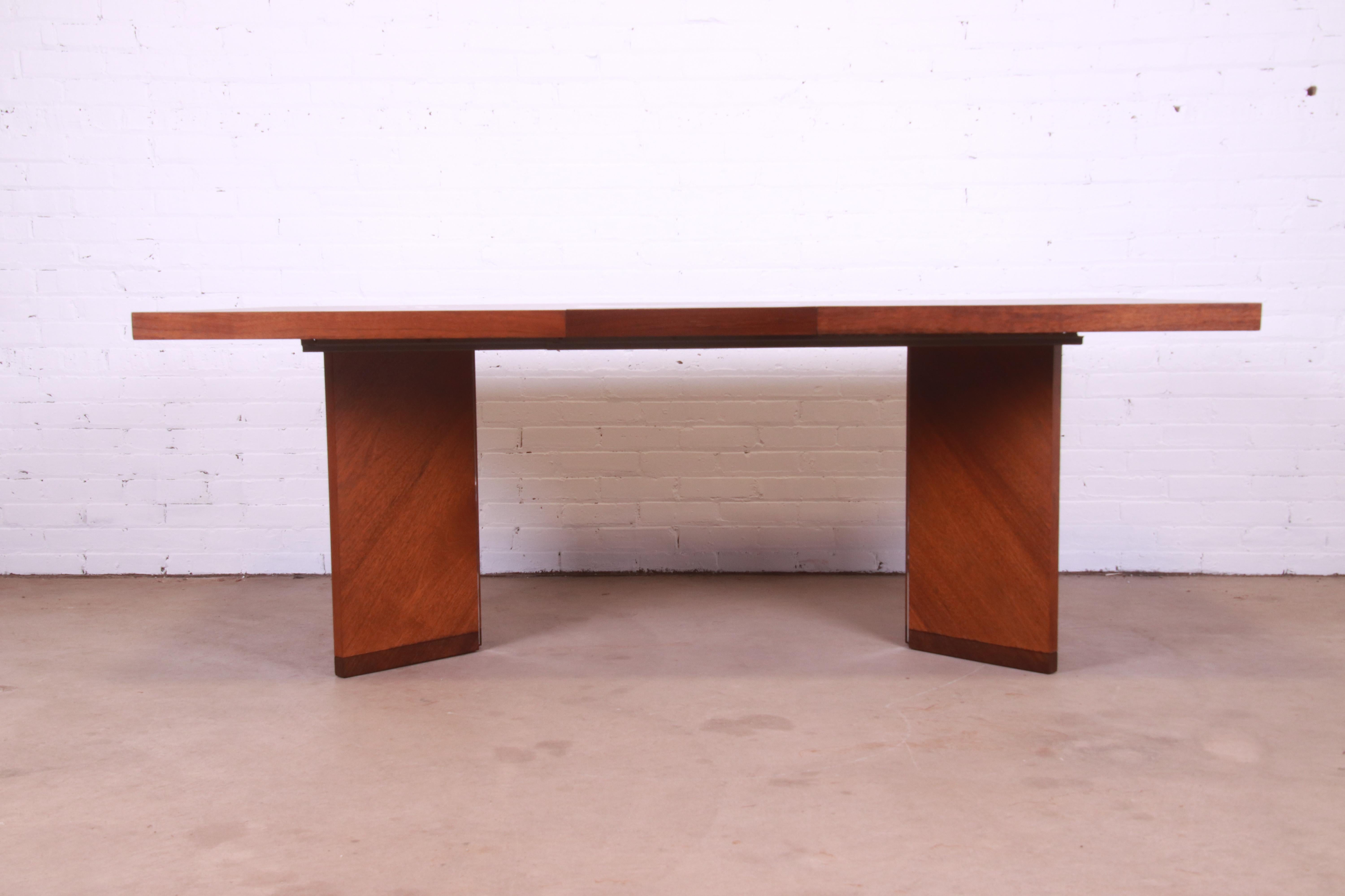 Lane Mid-Century Modern Walnut Double Pedestal Dining Table, Newly Refinished For Sale 5